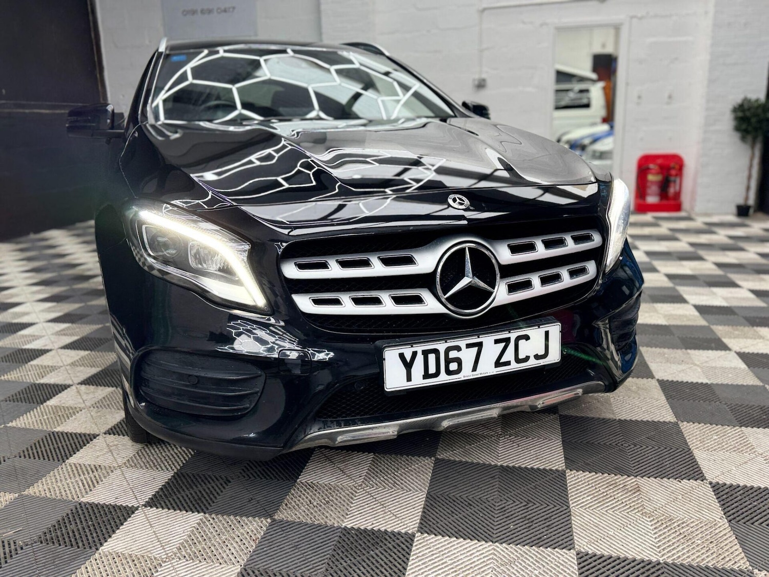 Used Mercedes-Benz GLA 2017 for sale - 77340682: Photo 2