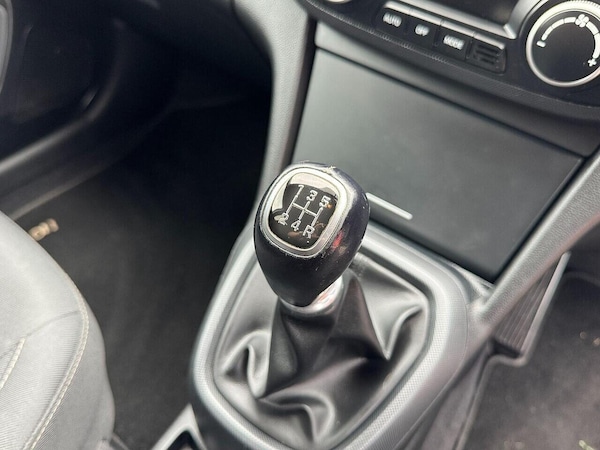Used Hyundai i10 2017 for sale - 76220546: Photo 13