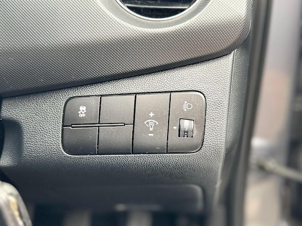 Used Hyundai i10 2017 for sale - 76220546: Photo 20