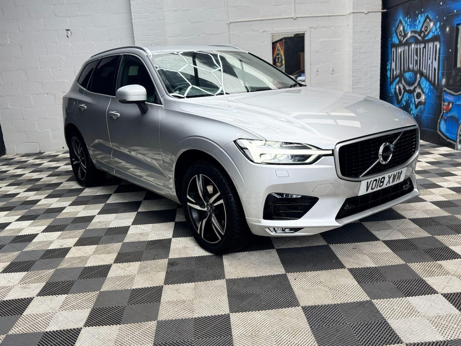 Used Volvo XC60 2018 for sale - 76600029: Photo 2