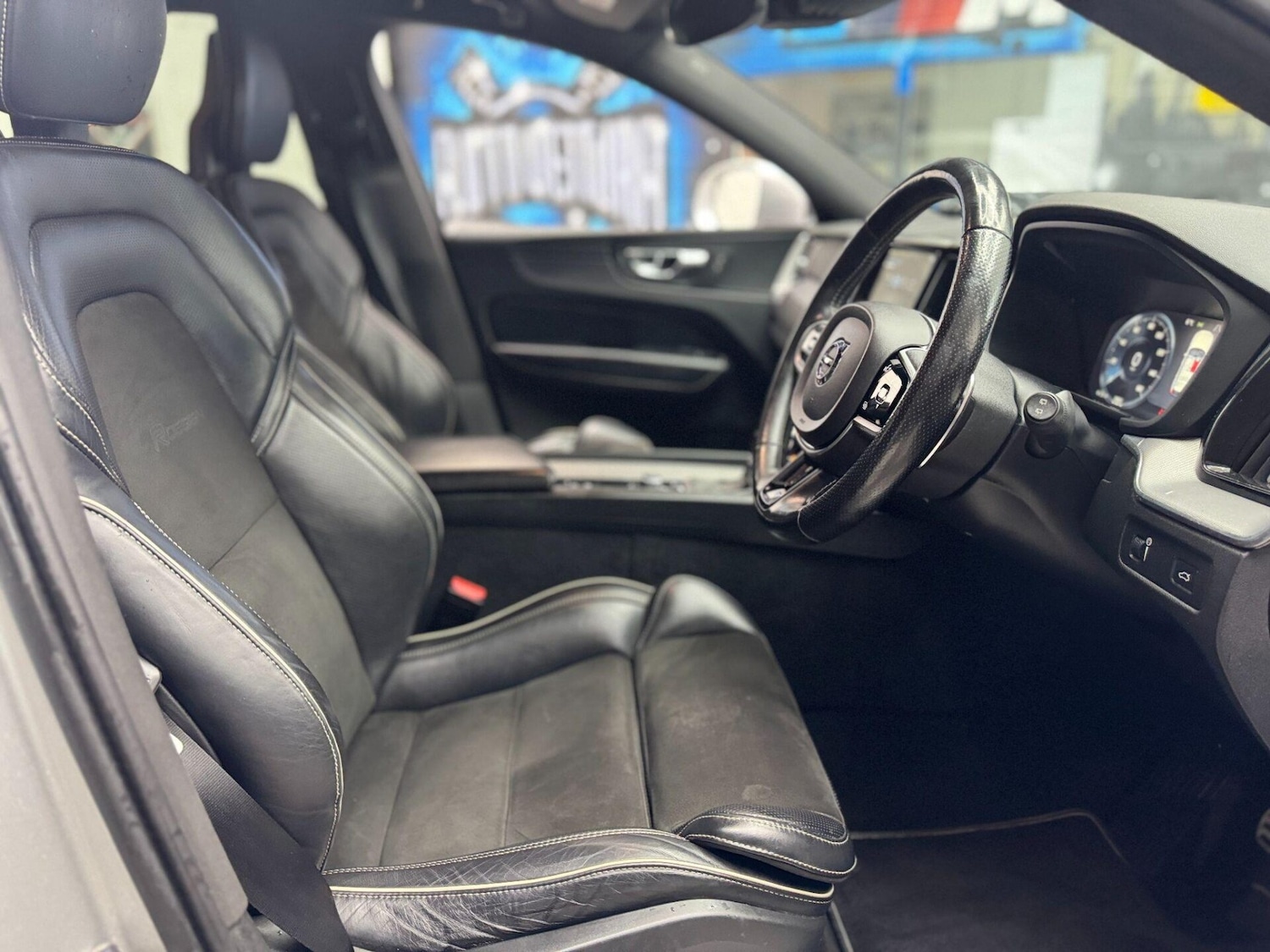 Used Volvo XC60 2018 for sale - 76600029: Photo 40