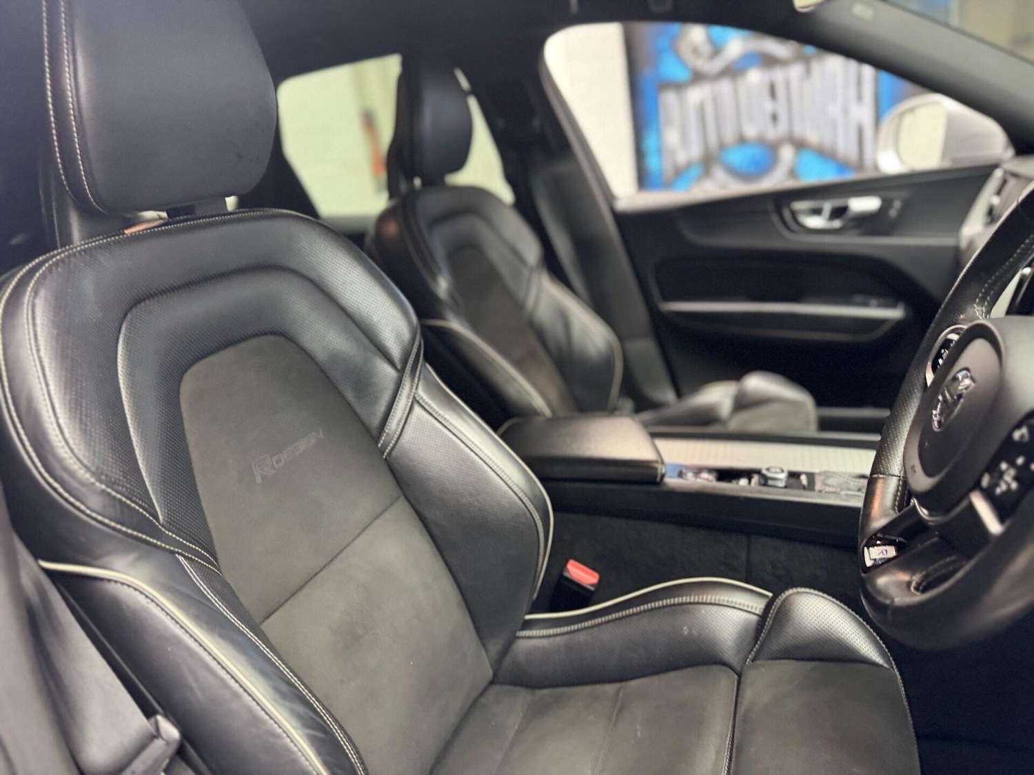 Used Volvo XC60 2018 for sale - 76600029: Photo 41