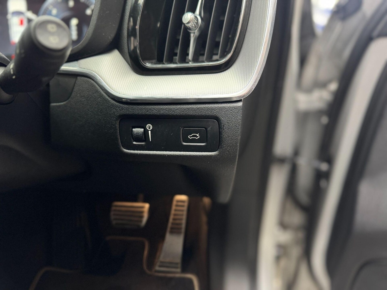 Used Volvo XC60 2018 for sale - 76600029: Photo 48