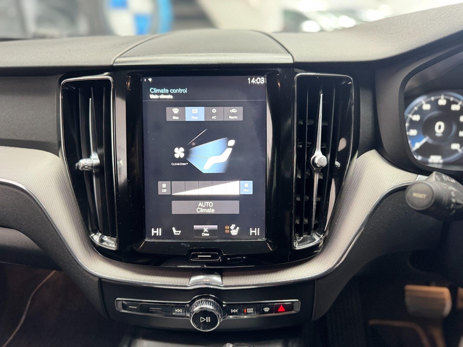 Used Volvo XC60 2018 for sale - 76600029: Photo 53