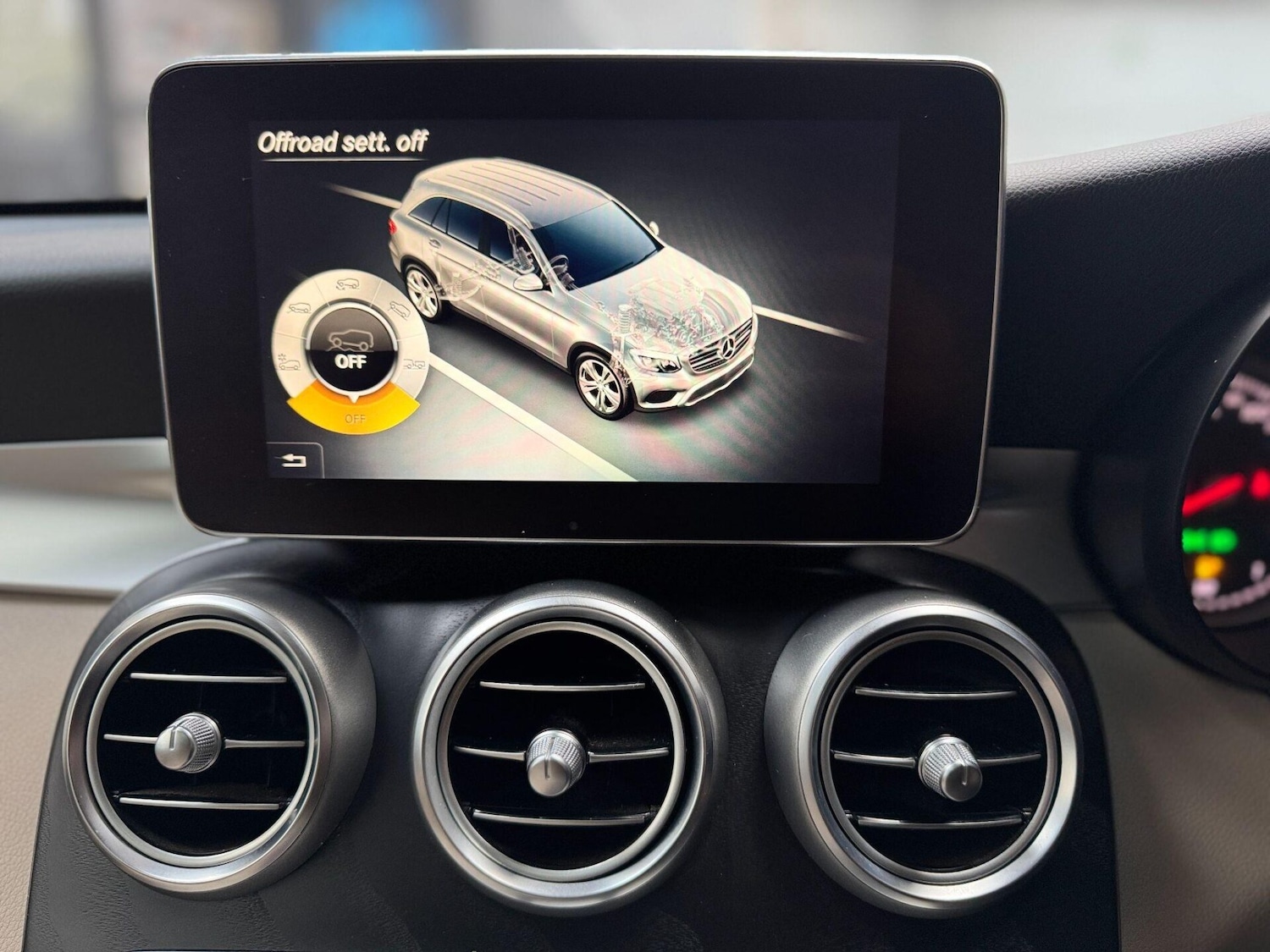 Used Mercedes-Benz GLC 2018 for sale - 76106769: Photo 62