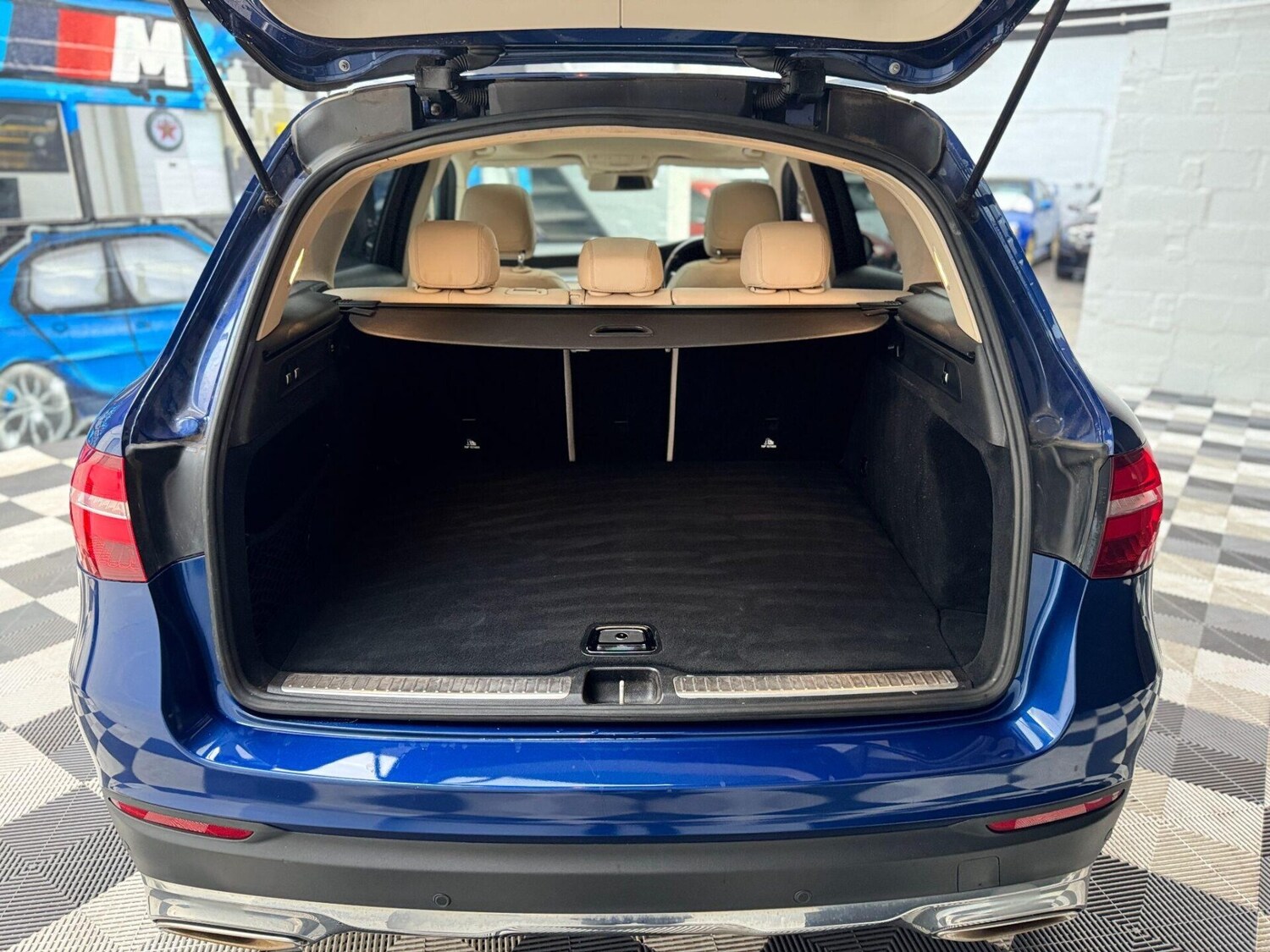 Used Mercedes-Benz GLC 2018 for sale - 76106769: Photo 69