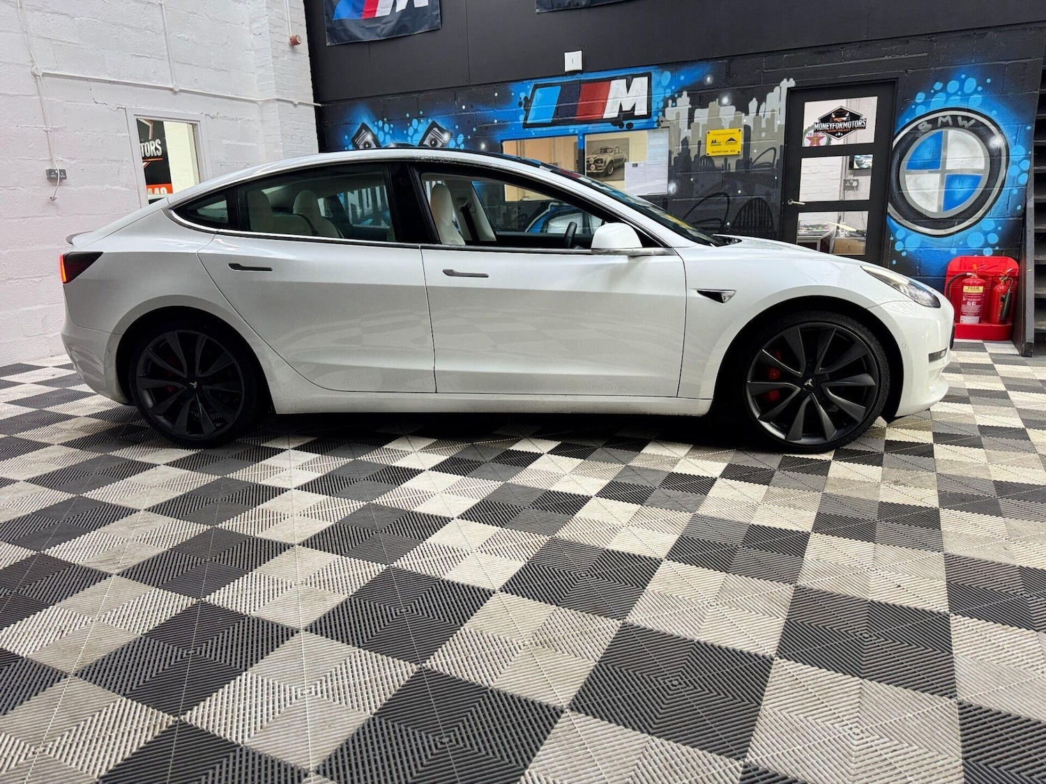 Used Tesla Model 3 2020 for sale - 76535084: Photo 24