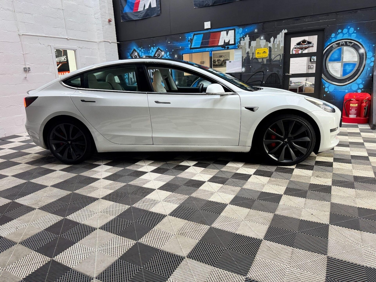 Used Tesla Model 3 2020 for sale - 76535084: Photo 25