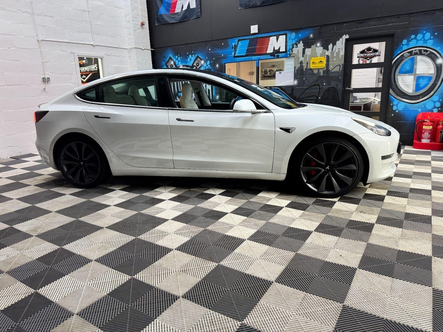 Used Tesla Model 3 2020 for sale - 76535084: Photo 26