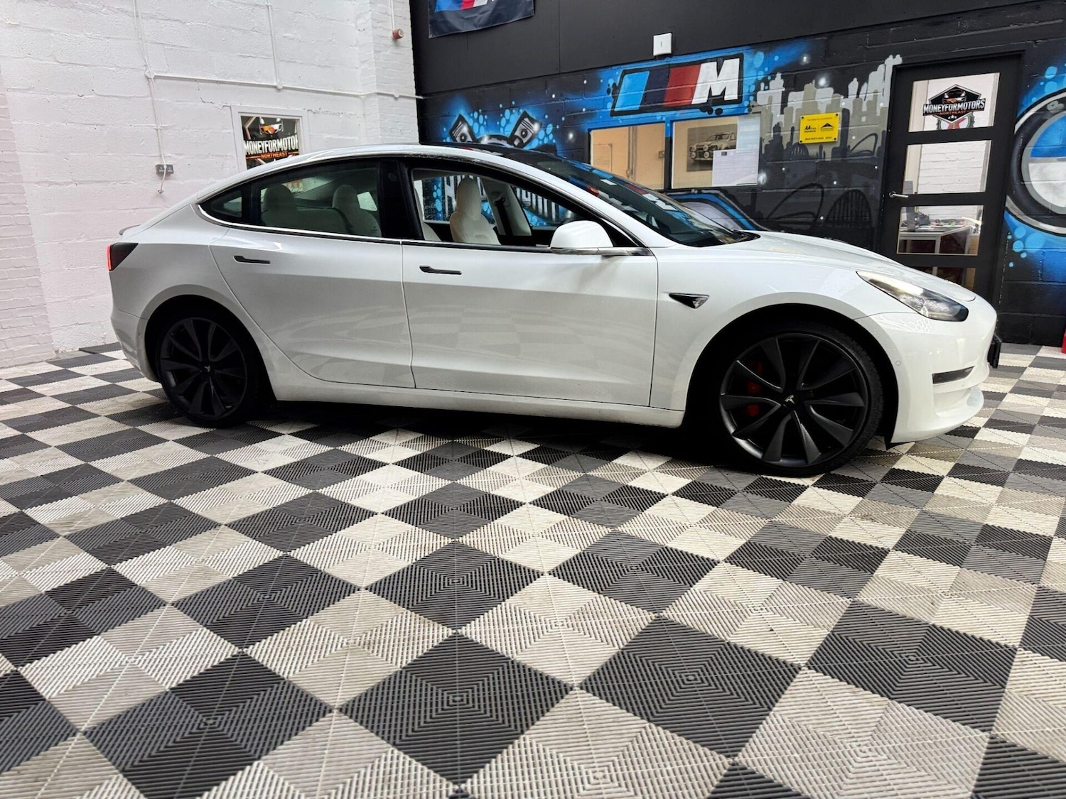 Used Tesla Model 3 2020 for sale - 76535084: Photo 27