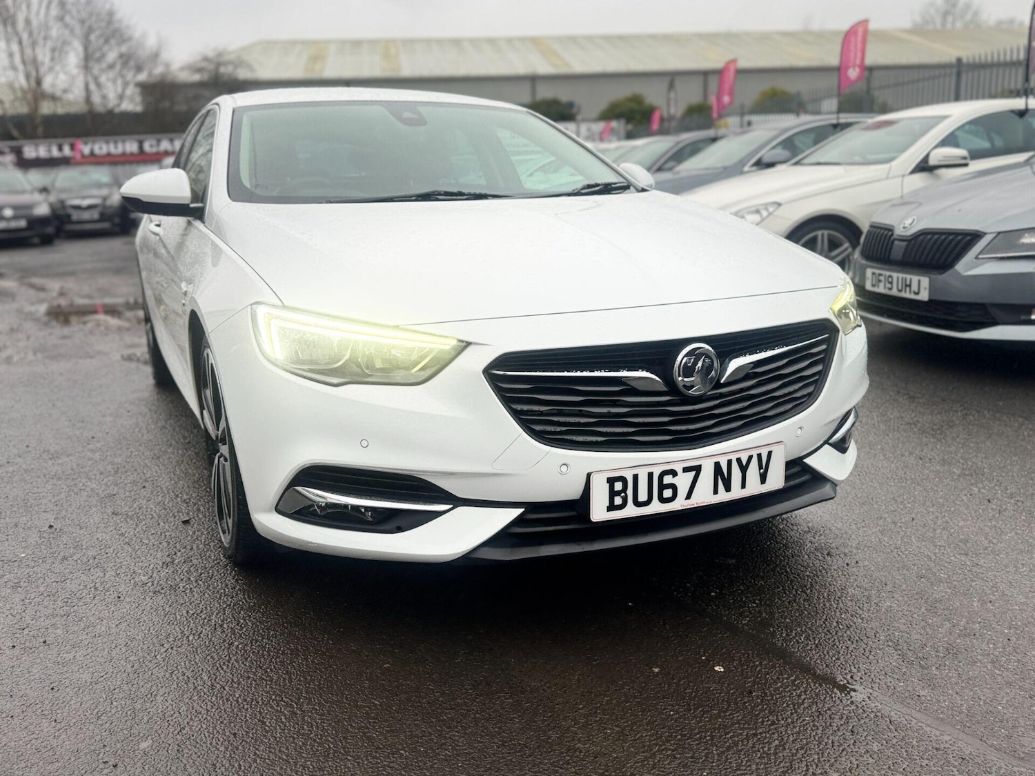 Used Vauxhall Insignia 2017 for sale - 77324630: Photo 2