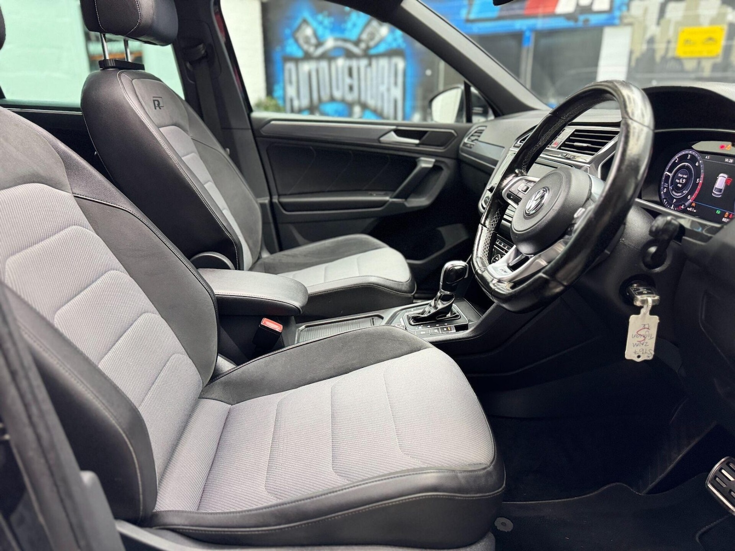 Used Volkswagen Tiguan 2017 for sale - 77355100: Photo 19