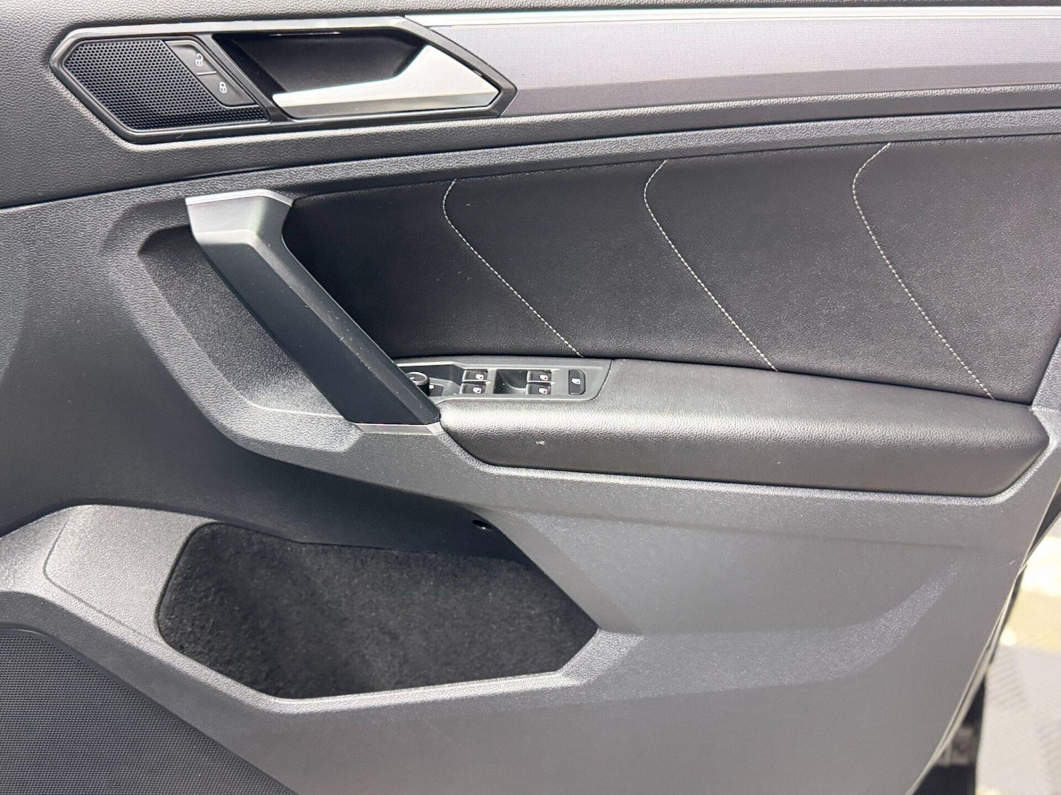 Used Volkswagen Tiguan 2017 for sale - 77355100: Photo 31