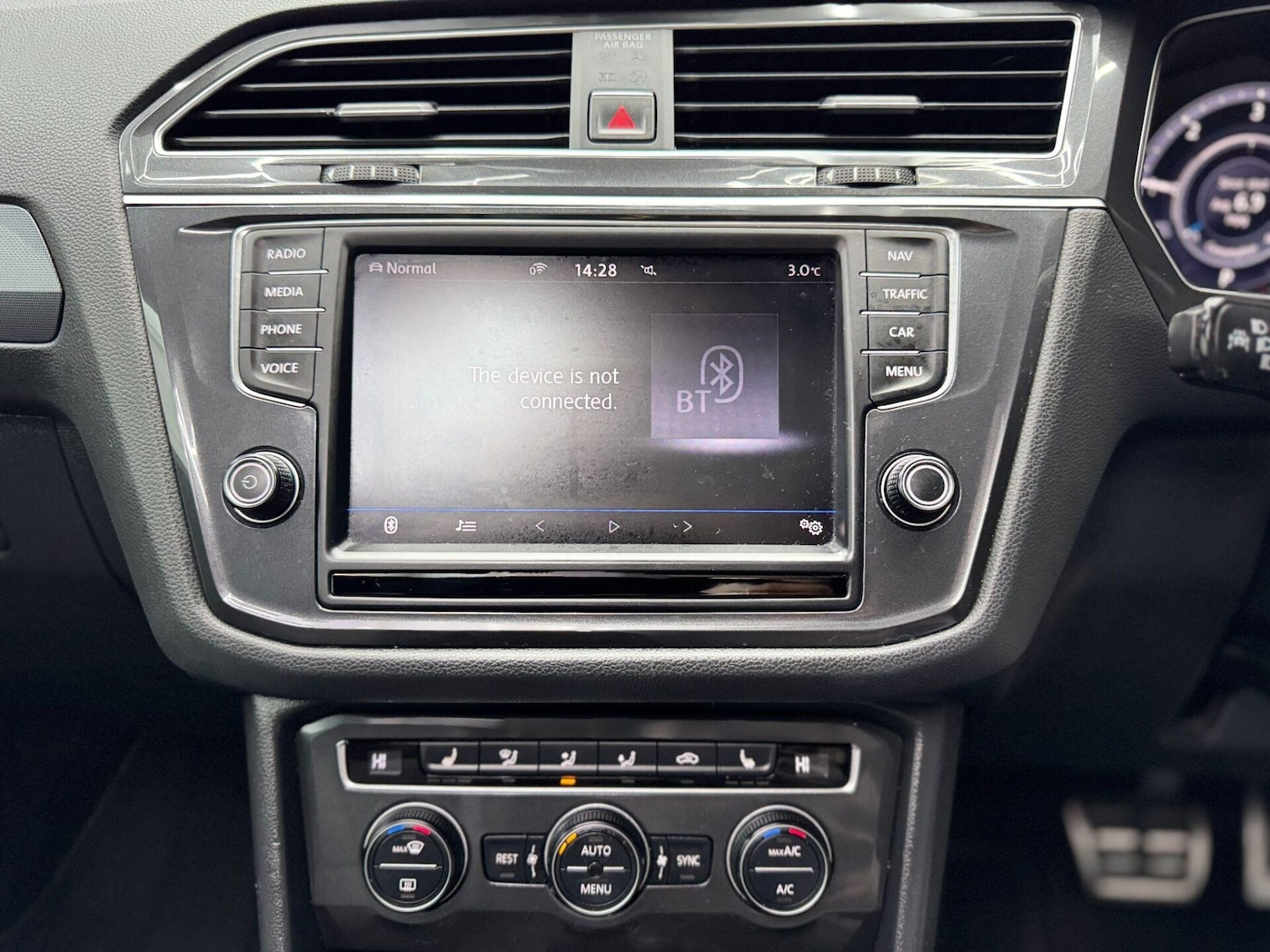 Used Volkswagen Tiguan 2017 for sale - 77355100: Photo 34