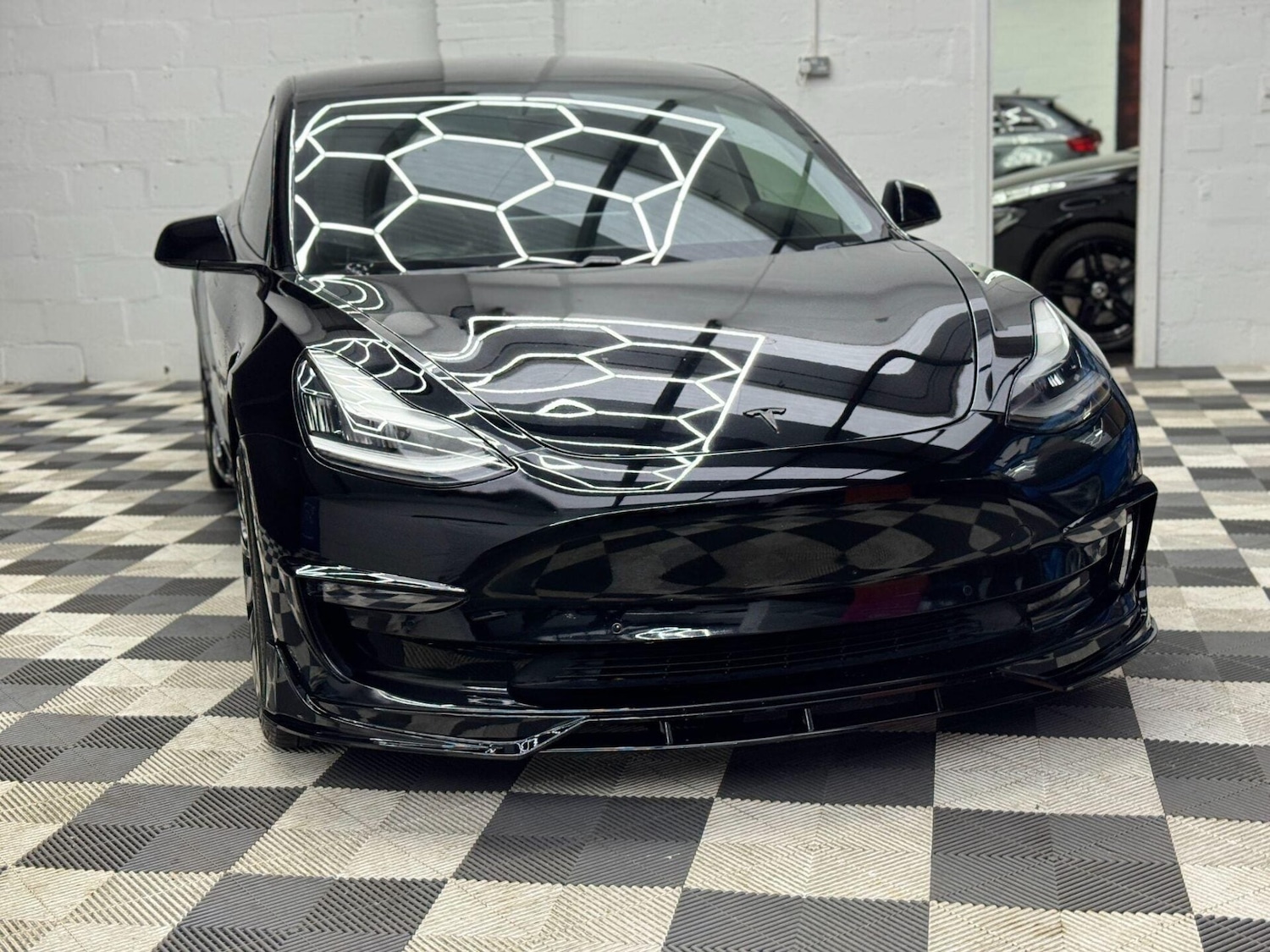 Used Tesla Model 3 2019 for sale - 76809238: Photo 3