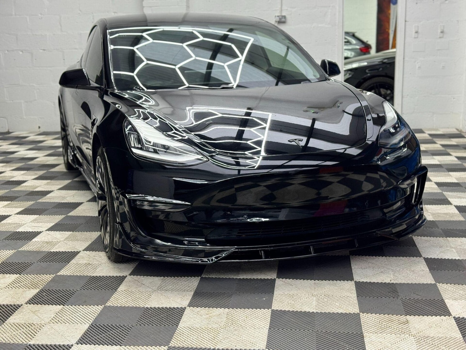 Used Tesla Model 3 2019 for sale - 76809238: Photo 6