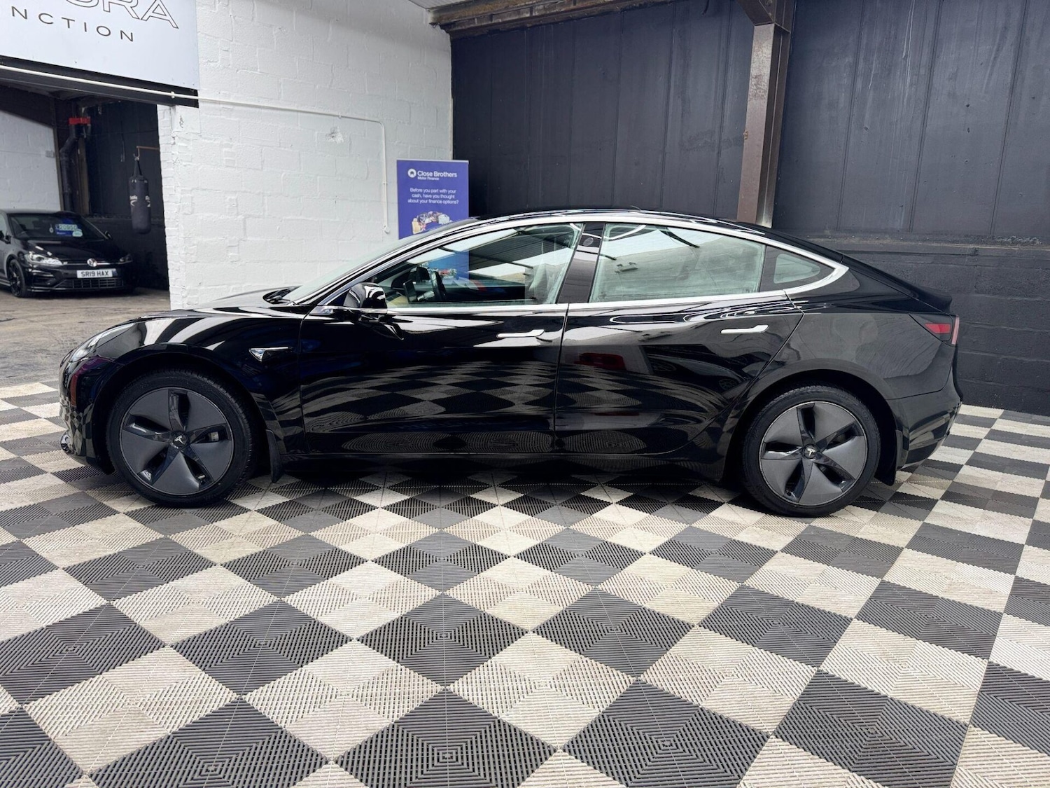 Used Tesla Model 3 2020 for sale - 77149604: Photo 14