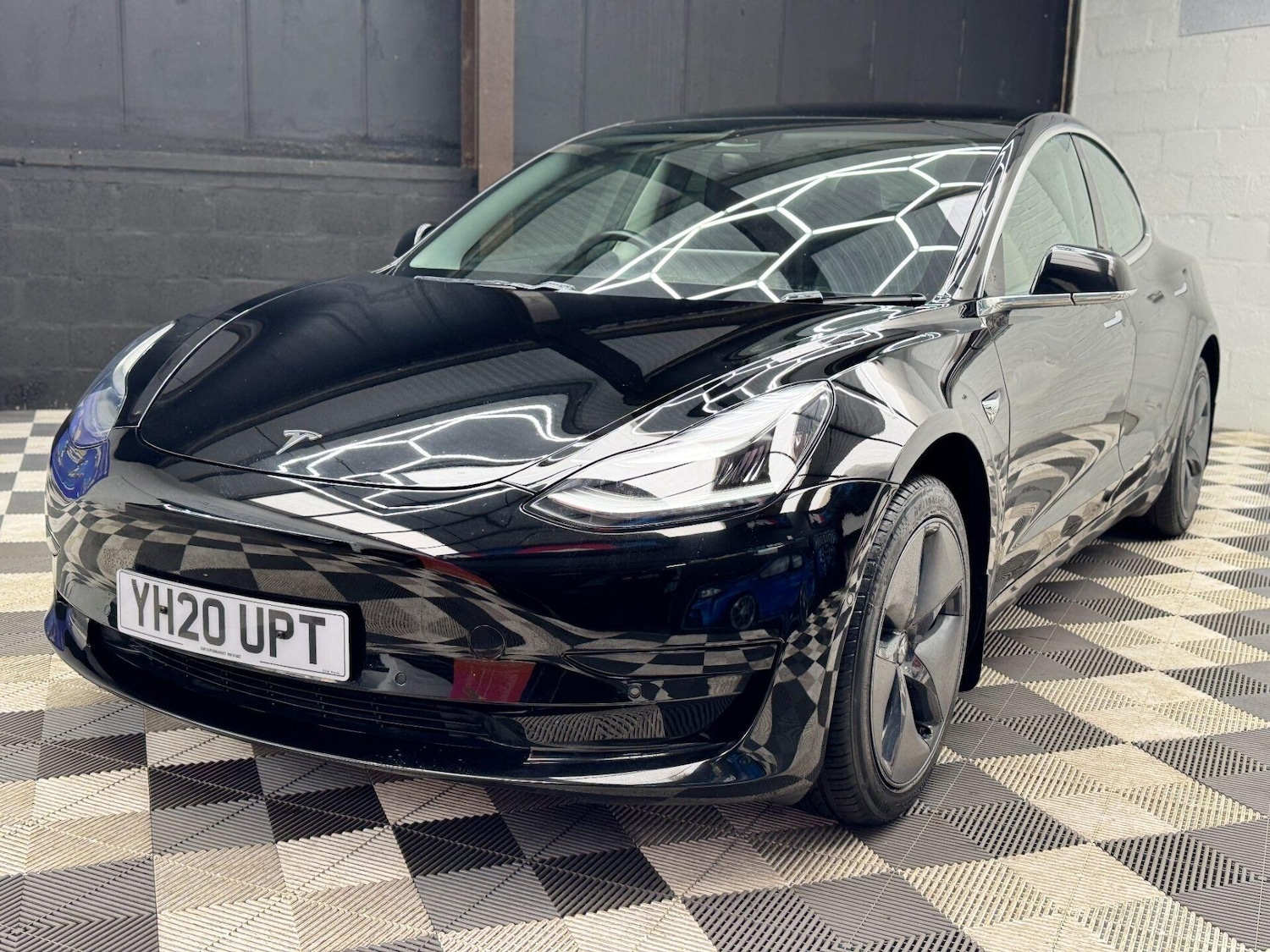 Used Tesla Model 3 2020 for sale - 77149604: Photo 4