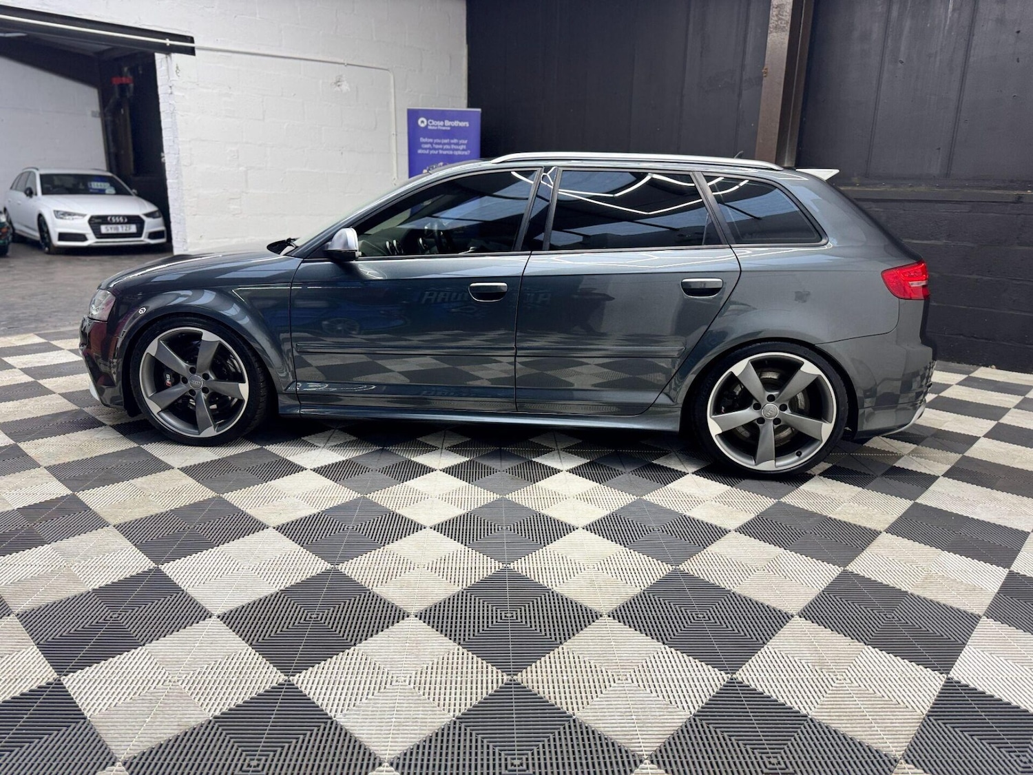 Used Audi RS3 2011 for sale - 76819805: Photo 23
