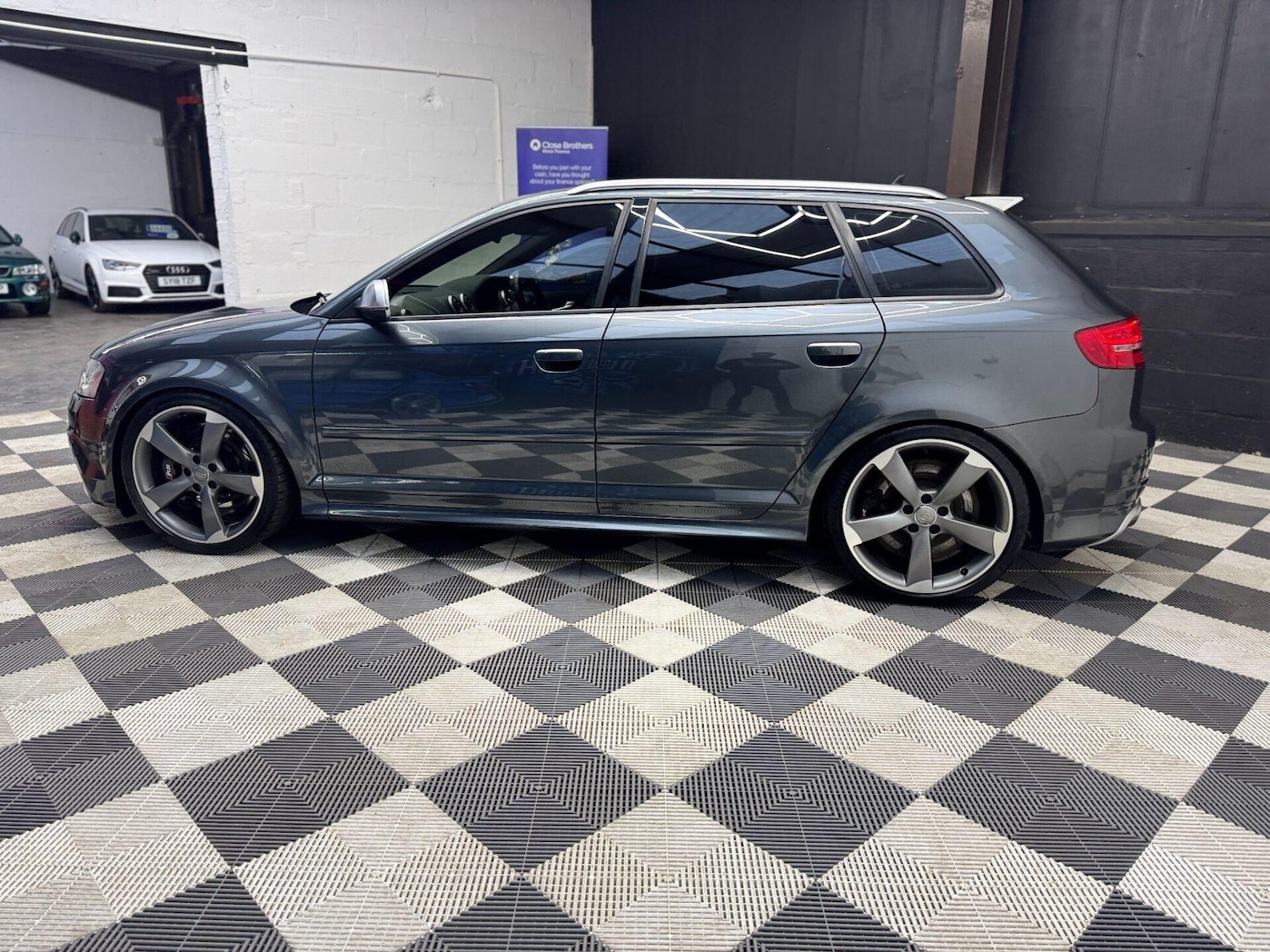Used Audi RS3 2011 for sale - 76819805: Photo 24