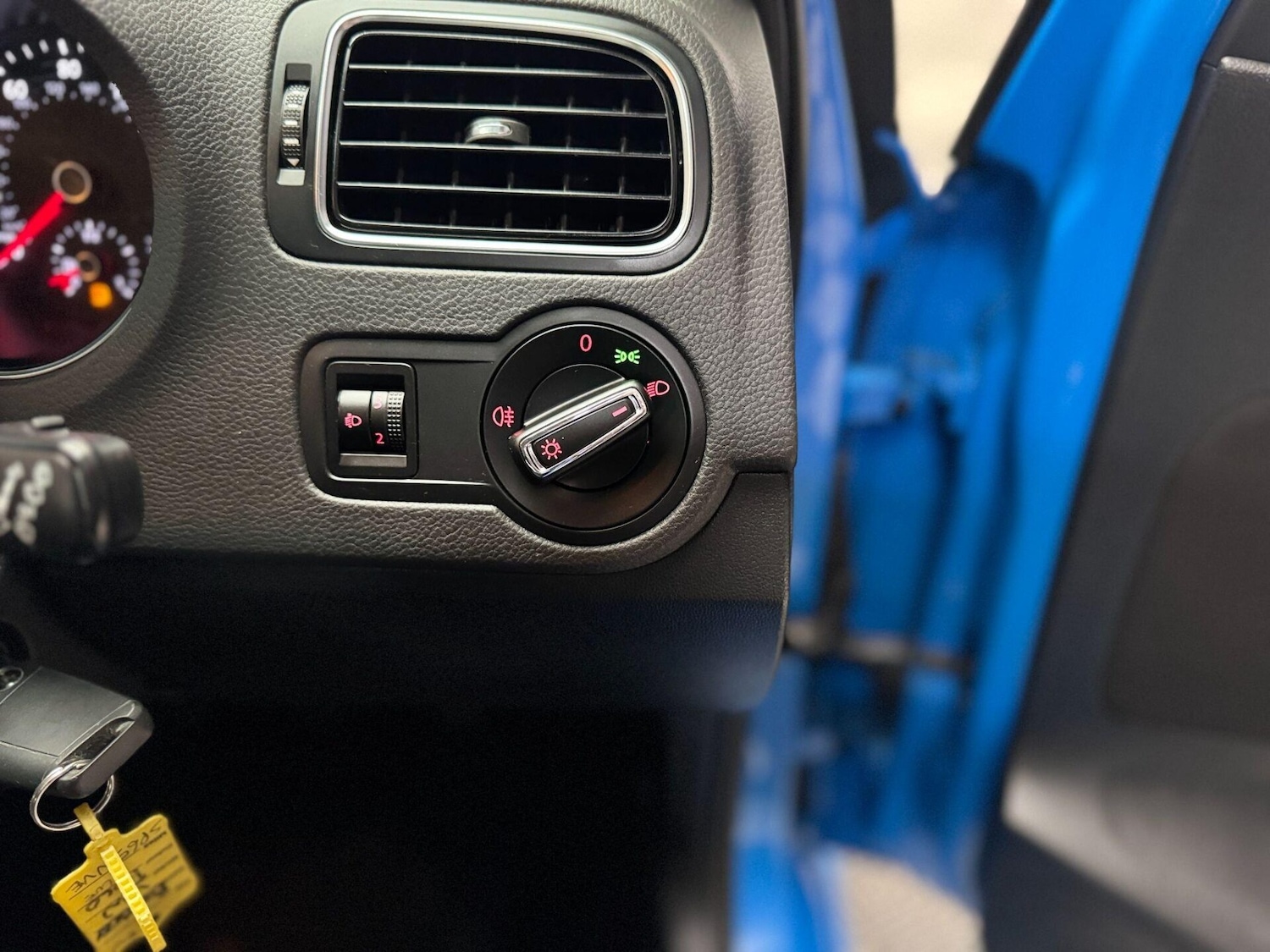 Used Volkswagen Polo 2015 for sale - 76508919: Photo 34