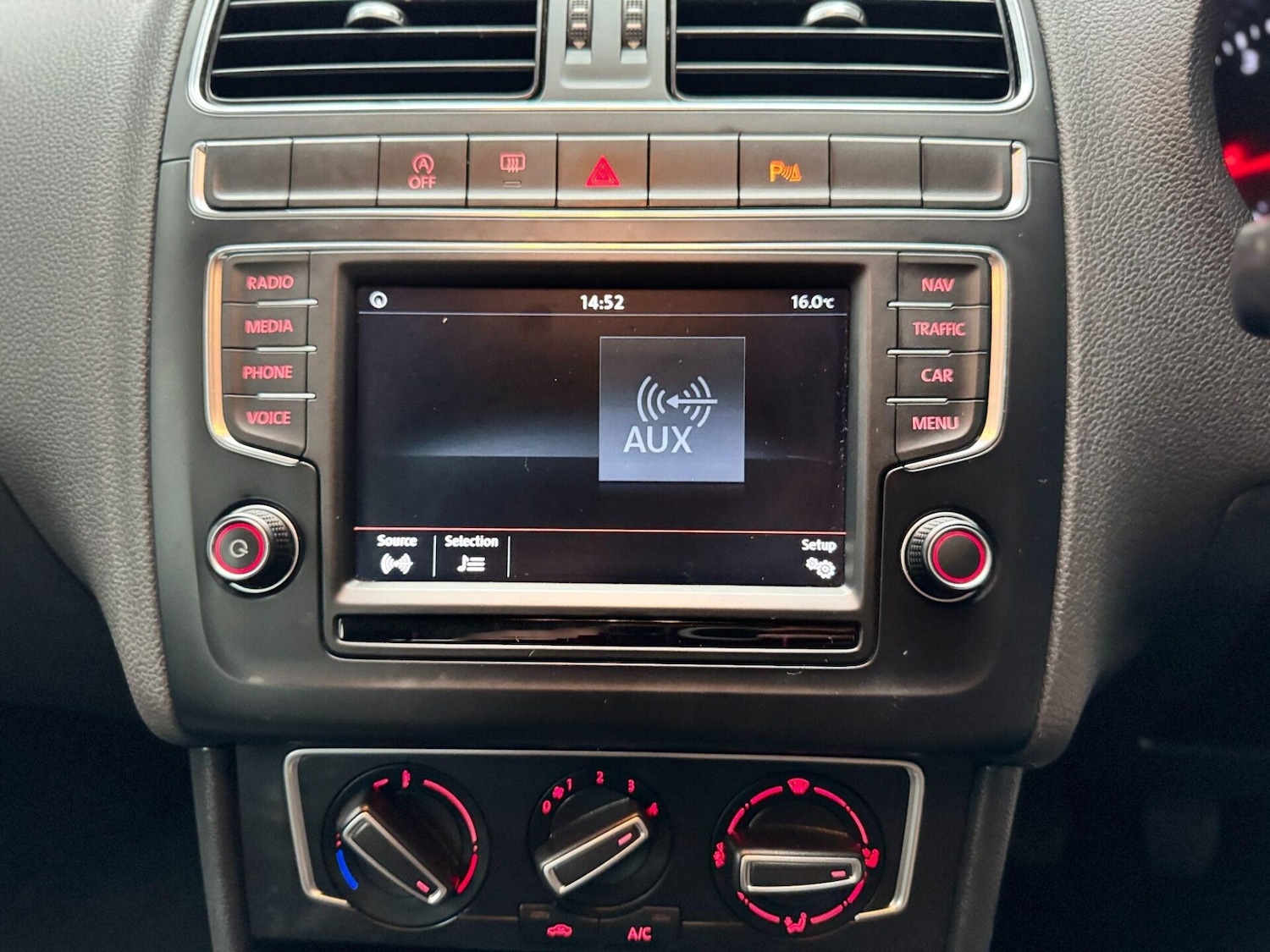 Used Volkswagen Polo 2015 for sale - 76508919: Photo 43