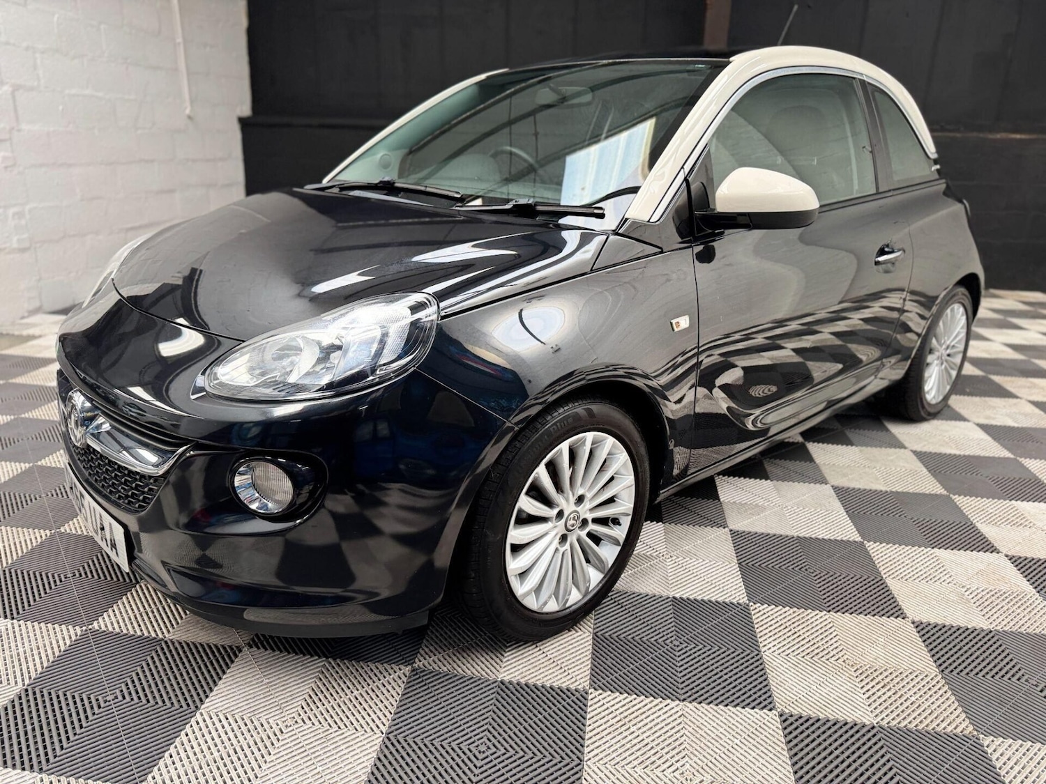 Used Vauxhall ADAM 2015 for sale - 76492284: Photo 15