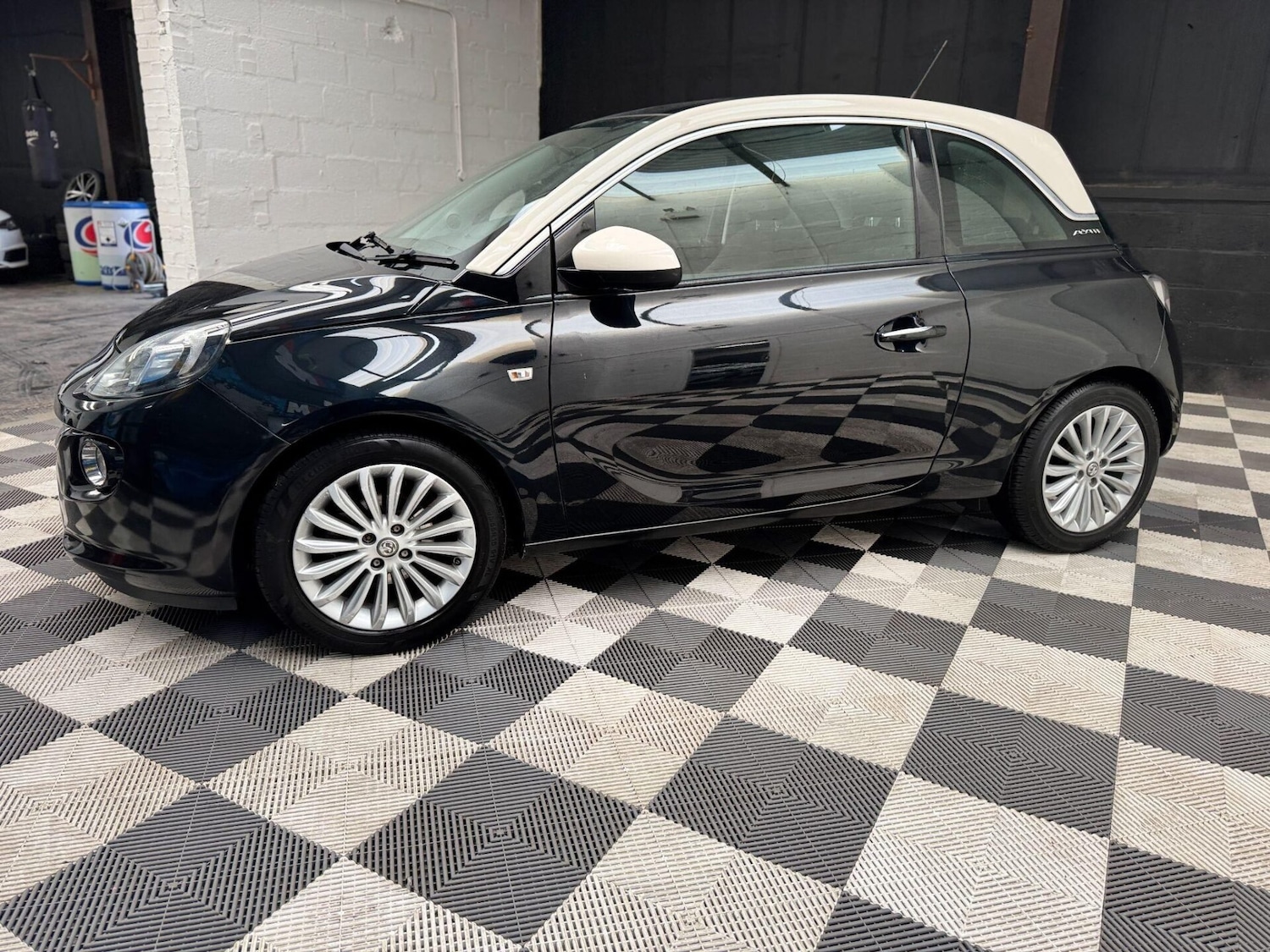 Used Vauxhall ADAM 2015 for sale - 76492284: Photo 19