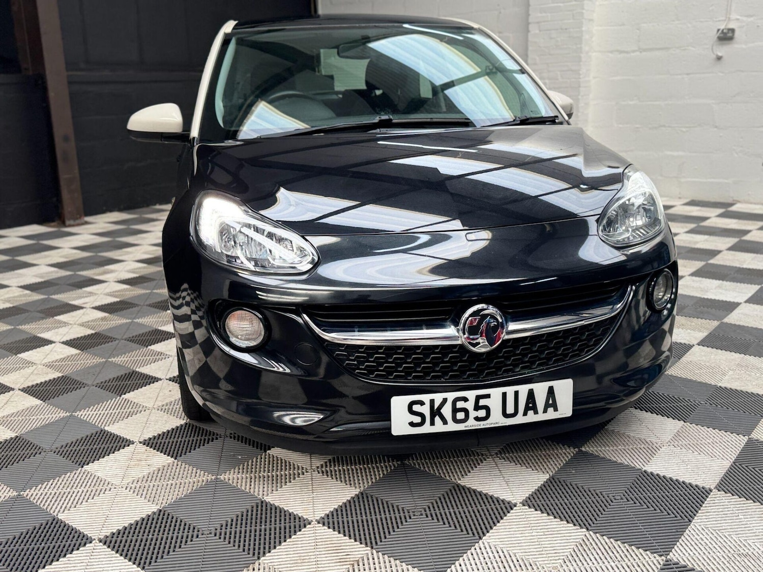 Used Vauxhall ADAM 2015 for sale - 76492284: Photo 2