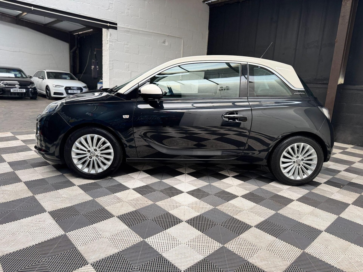 Used Vauxhall ADAM 2015 for sale - 76492284: Photo 20