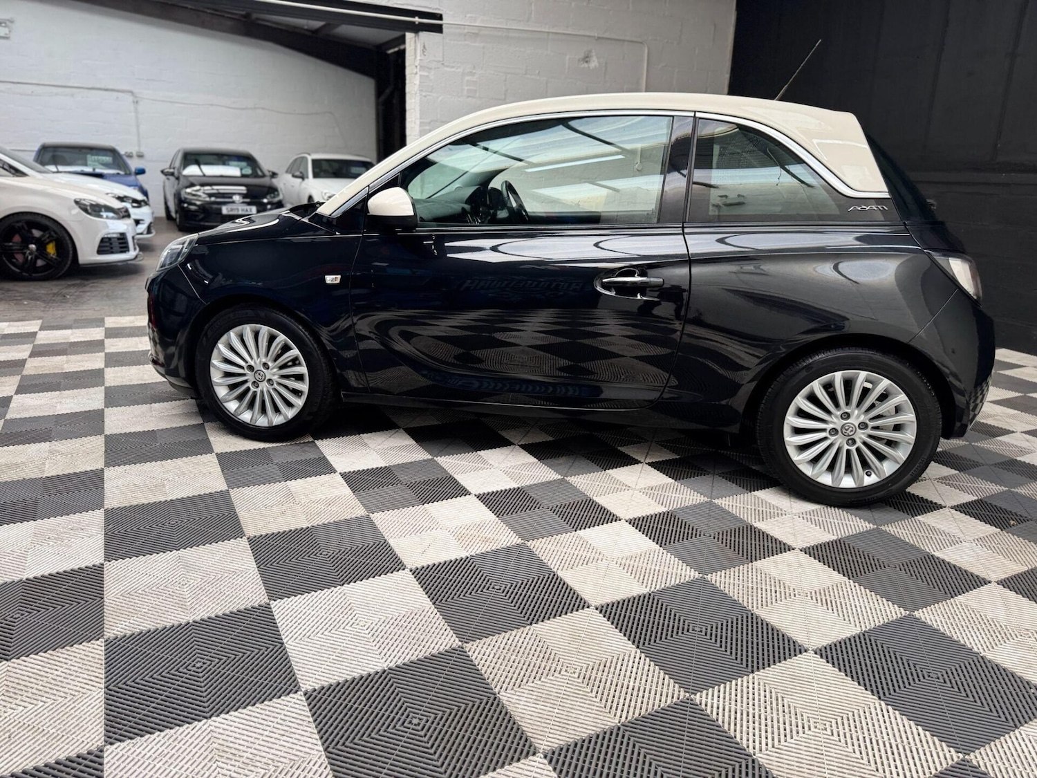 Used Vauxhall ADAM 2015 for sale - 76492284: Photo 22