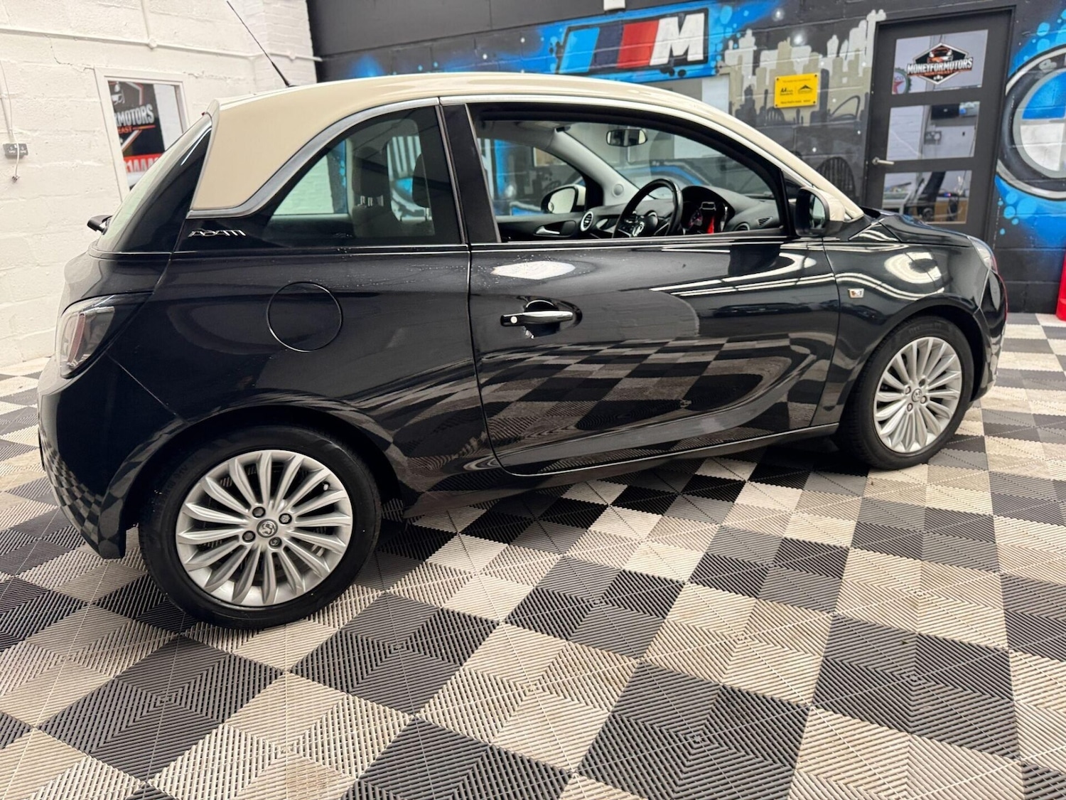 Used Vauxhall ADAM 2015 for sale - 76492284: Photo 23