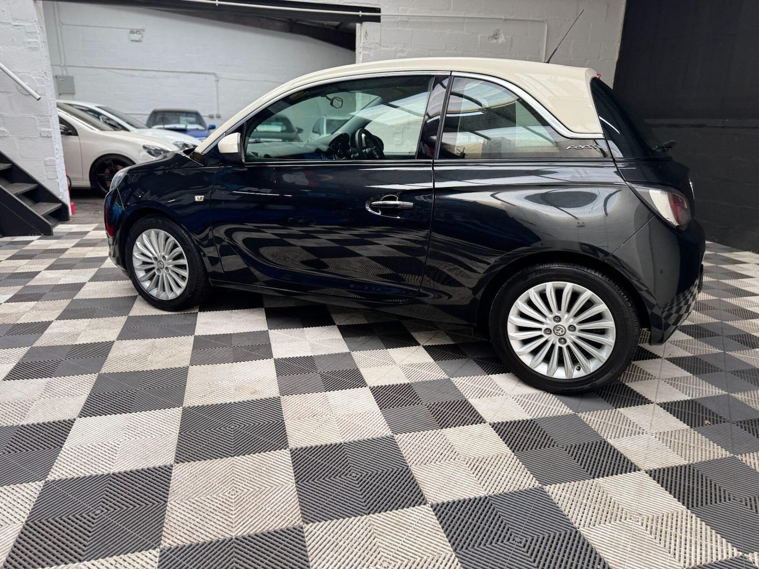 Used Vauxhall ADAM 2015 for sale - 76492284: Photo 28