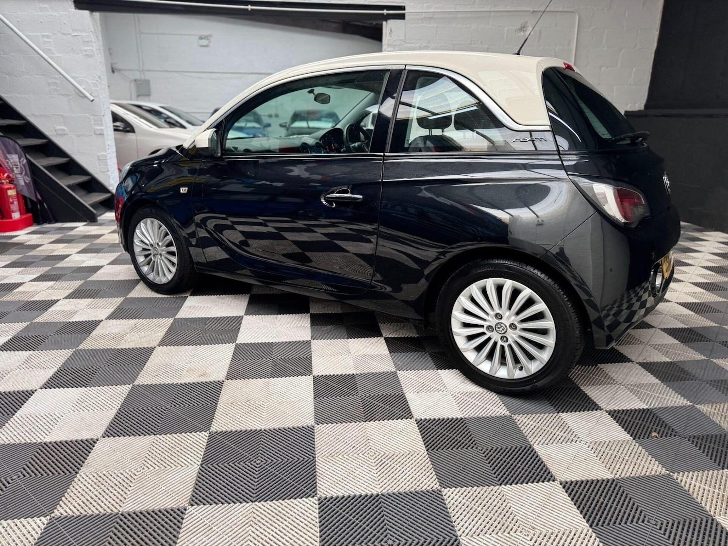 Used Vauxhall ADAM 2015 for sale - 76492284: Photo 29
