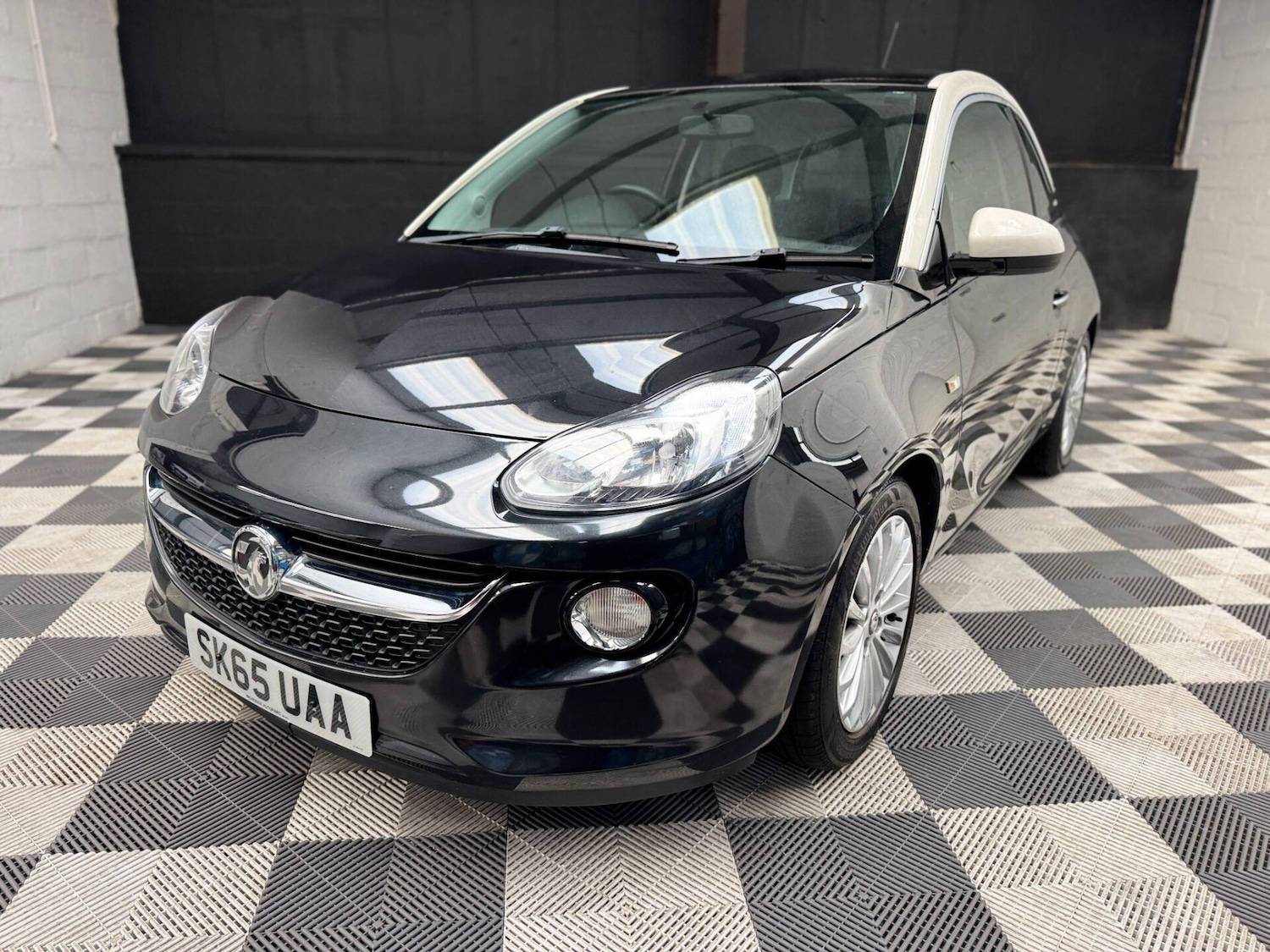 Used Vauxhall ADAM 2015 for sale - 76492284: Photo 3