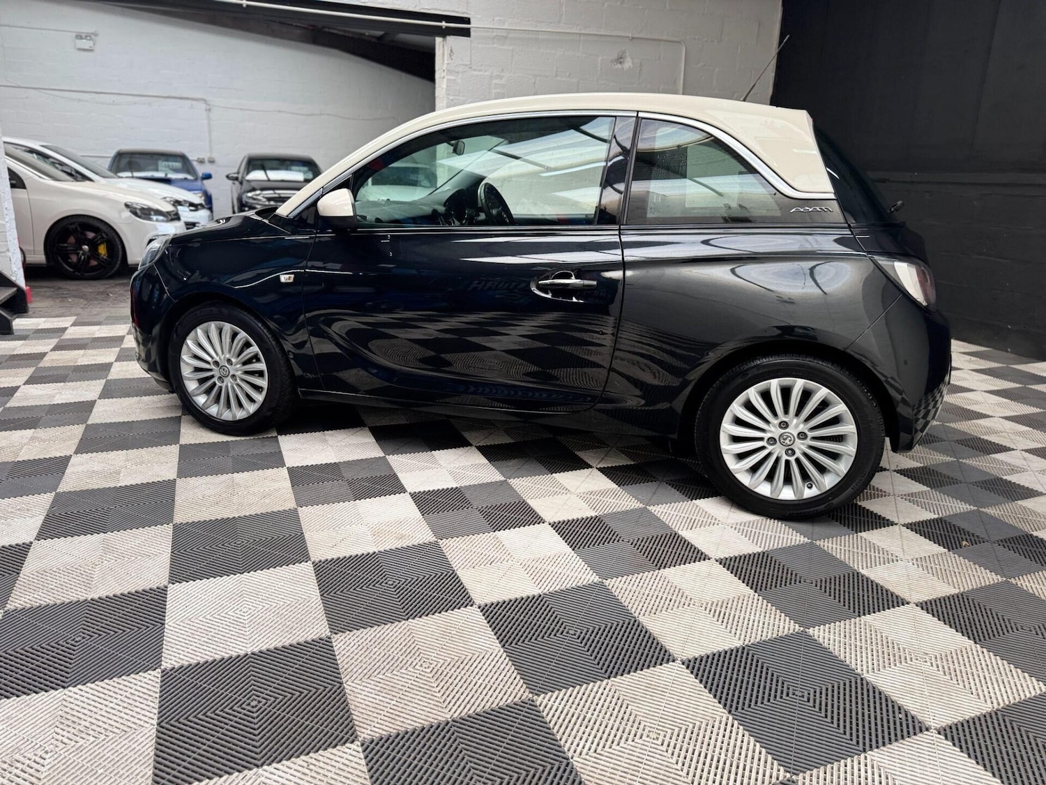 Used Vauxhall ADAM 2015 for sale - 76492284: Photo 51