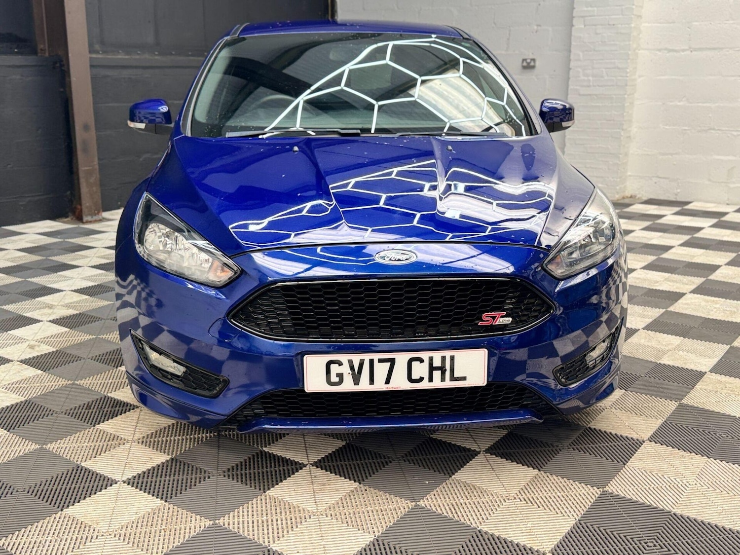 Used Ford Focus 2017 for sale - 76651132: Photo 3