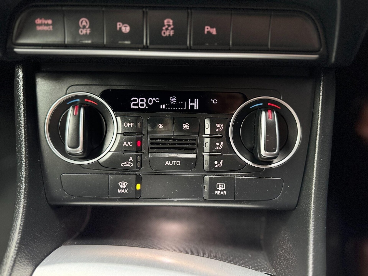 Used Audi Q3 2016 for sale - 77152763: Photo 38