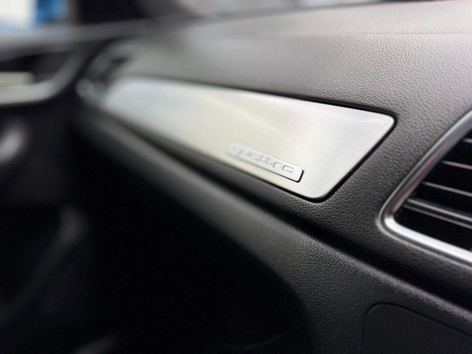 Used Audi Q3 2016 for sale - 77152763: Photo 53