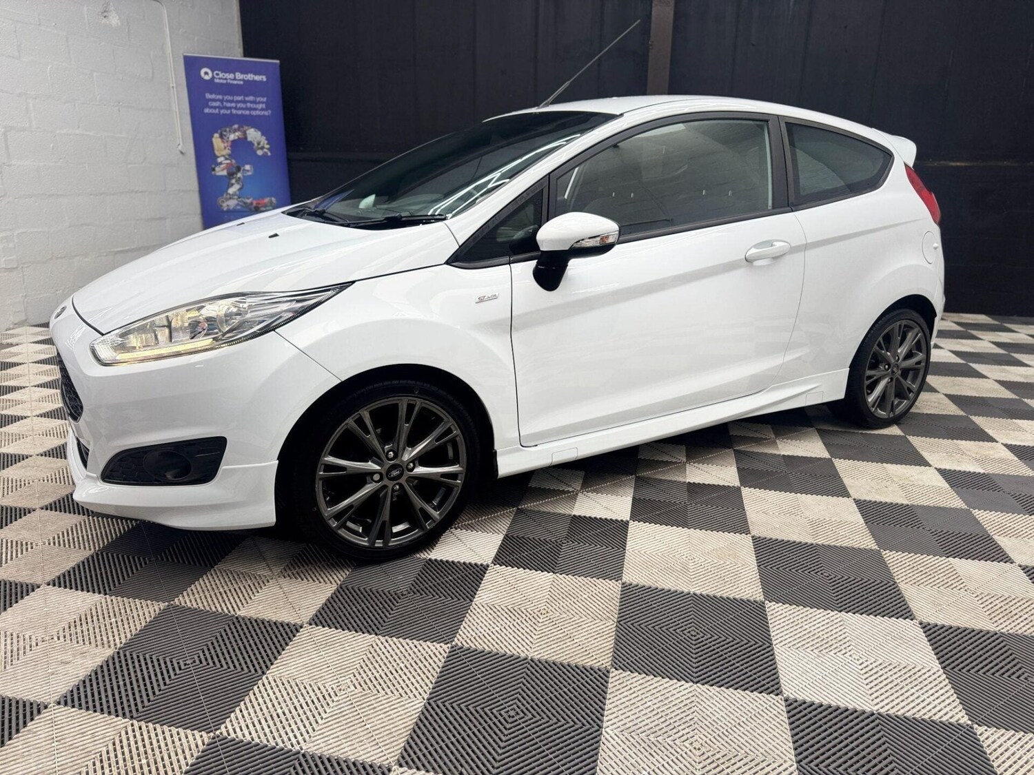 Used Ford Fiesta 2017 for sale - 76845983: Photo 14