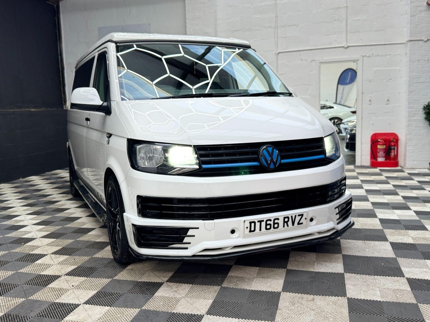 Used Volkswagen Transporter 2017 for sale - 77079880: Photo 10