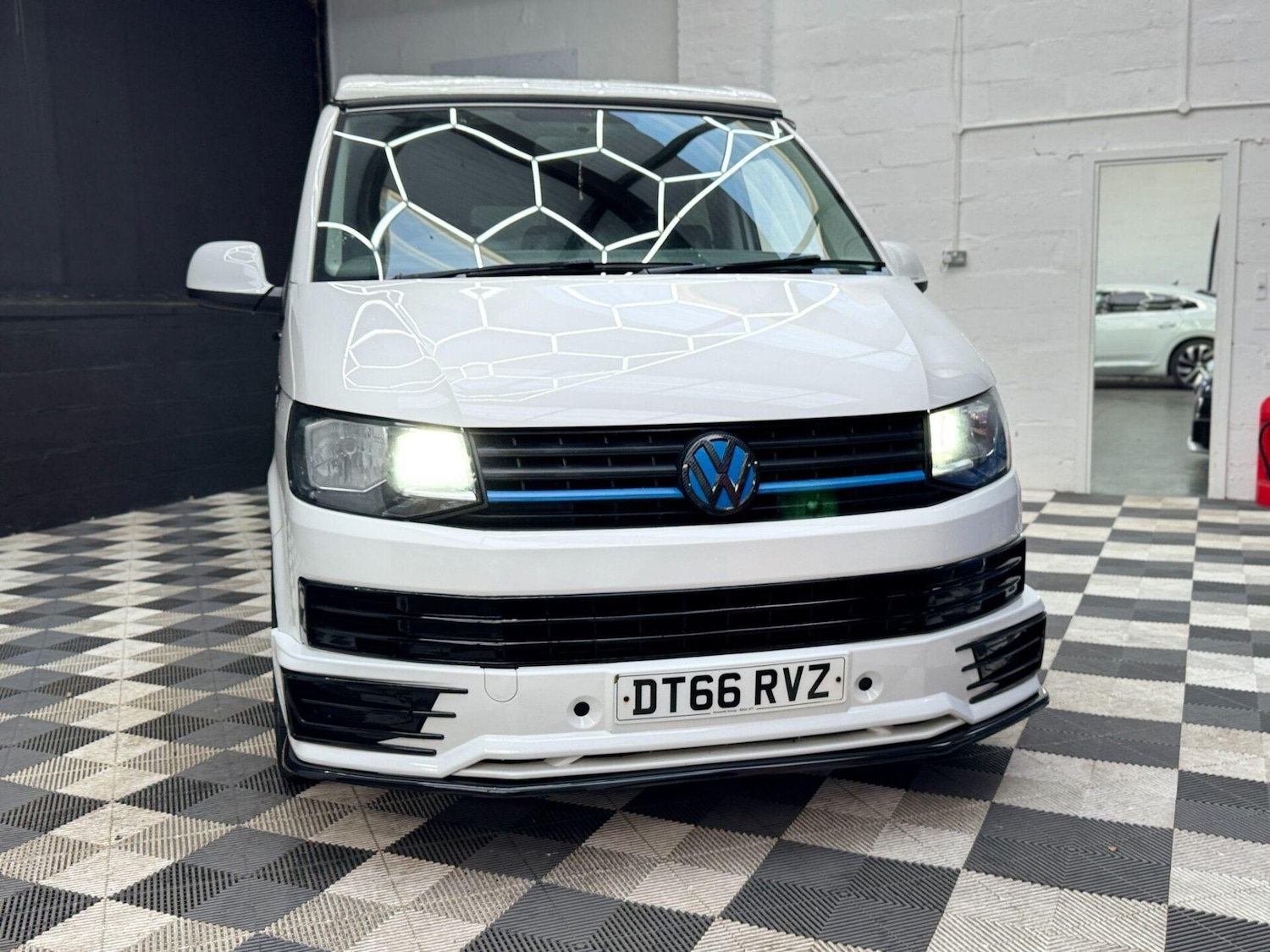 Used Volkswagen Transporter 2017 for sale - 77079880: Photo 14