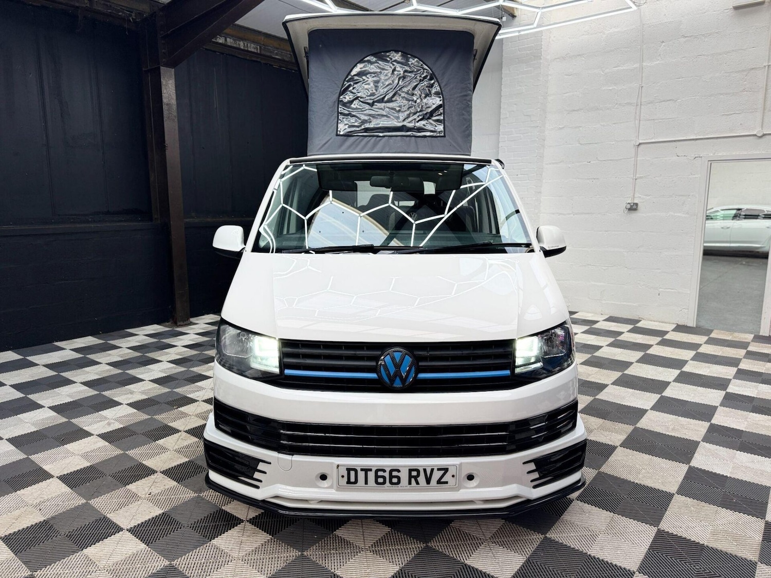 Used Volkswagen Transporter 2017 for sale - 77079880: Photo 16