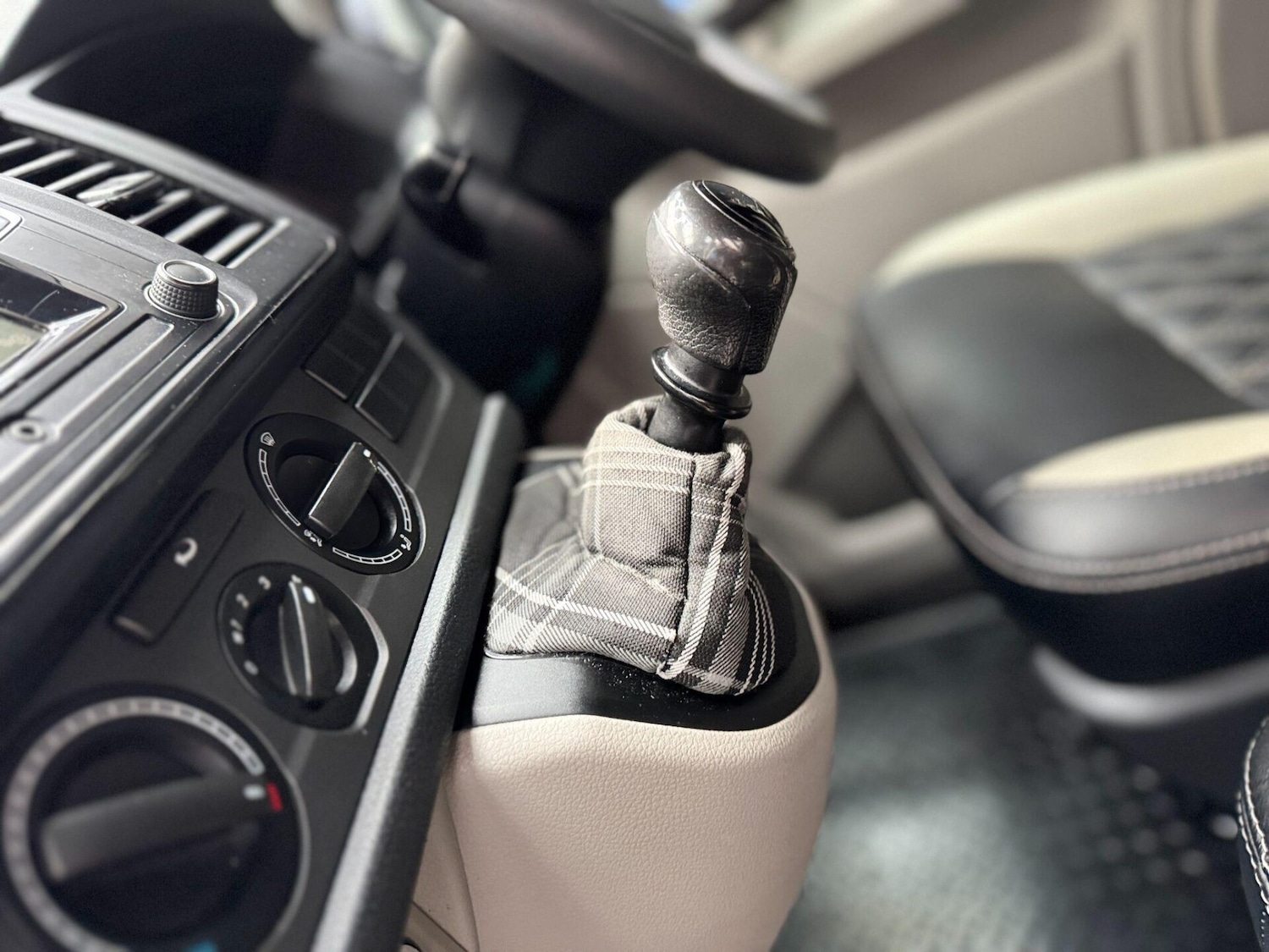 Used Volkswagen Transporter 2017 for sale - 77079880: Photo 28