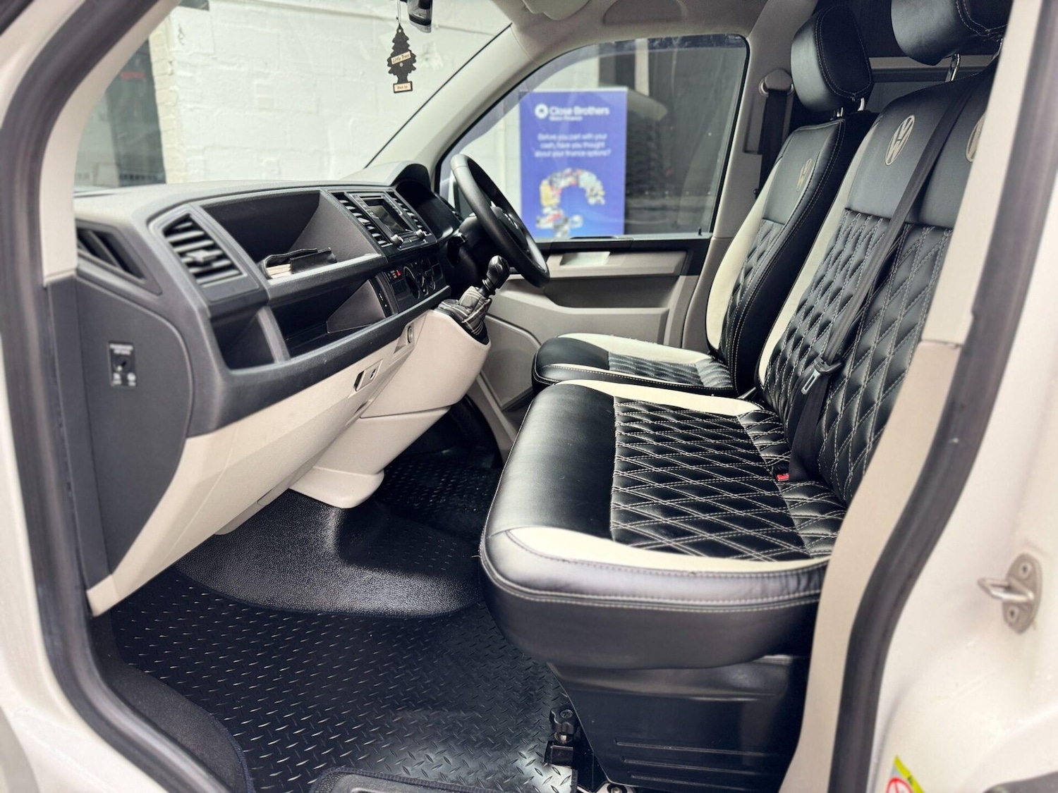 Used Volkswagen Transporter 2017 for sale - 77079880: Photo 29