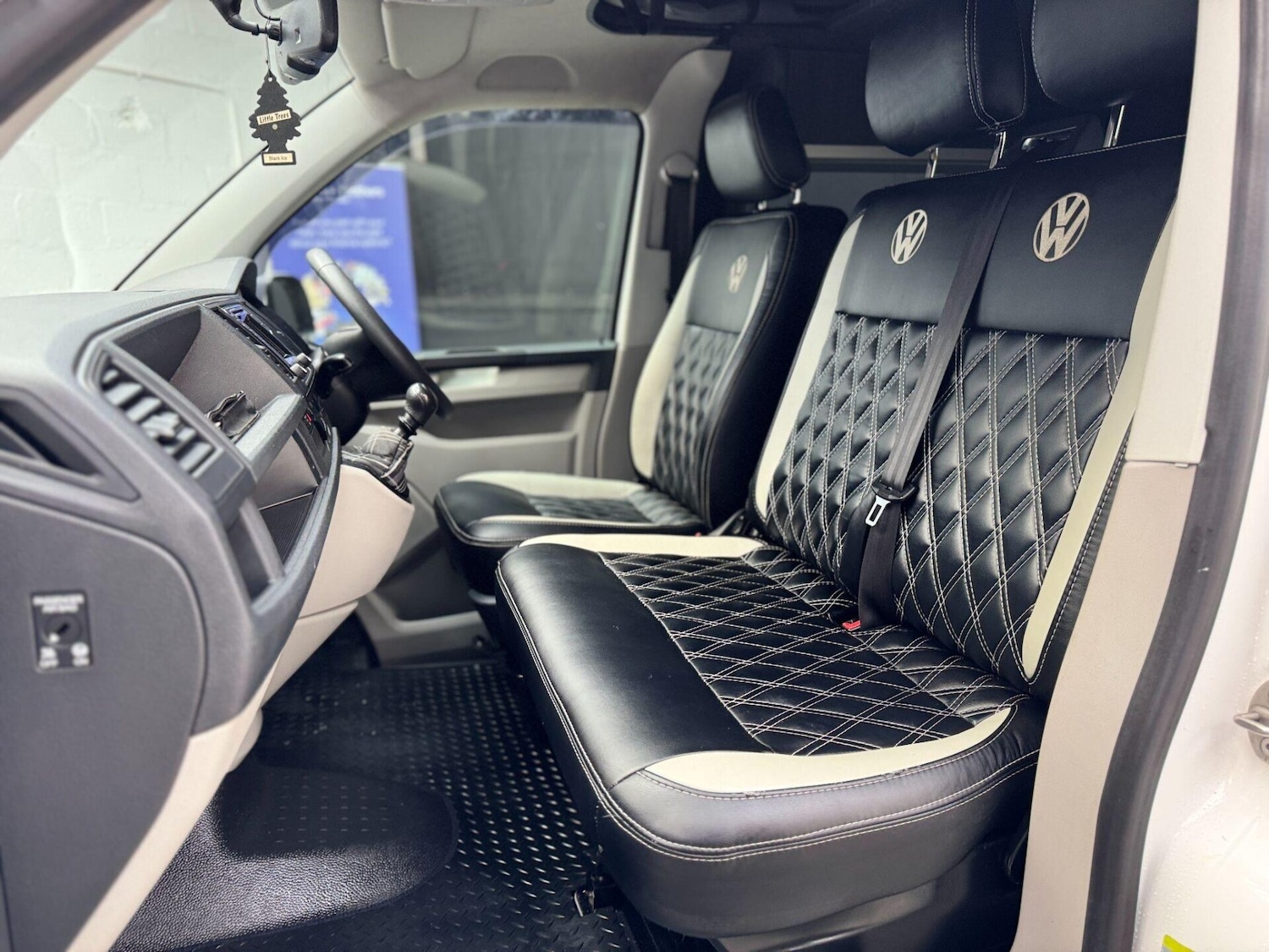 Used Volkswagen Transporter 2017 for sale - 77079880: Photo 30