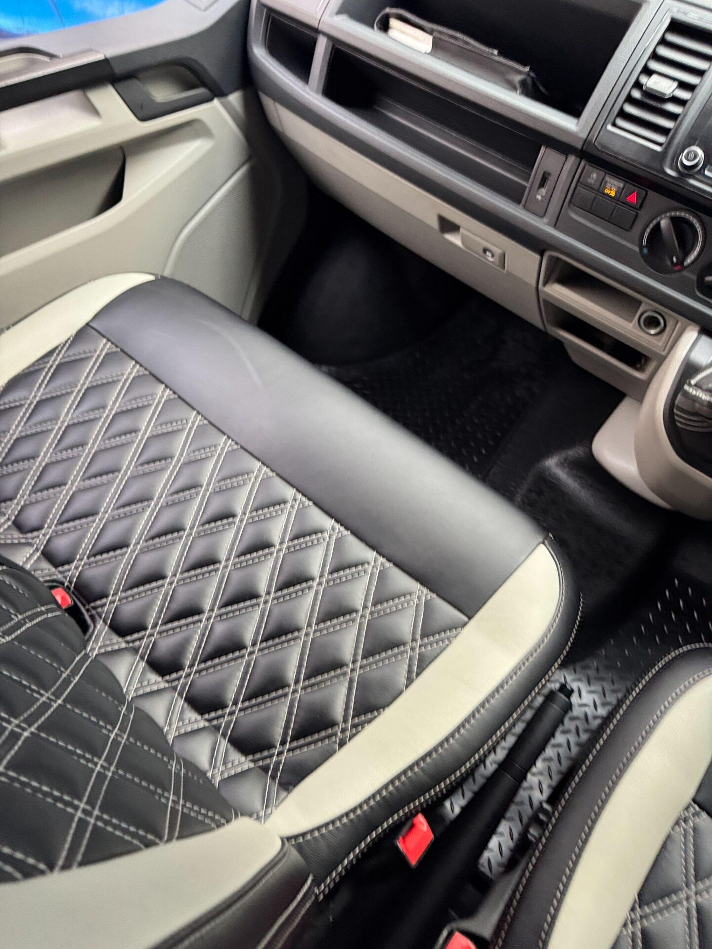 Used Volkswagen Transporter 2017 for sale - 77079880: Photo 57