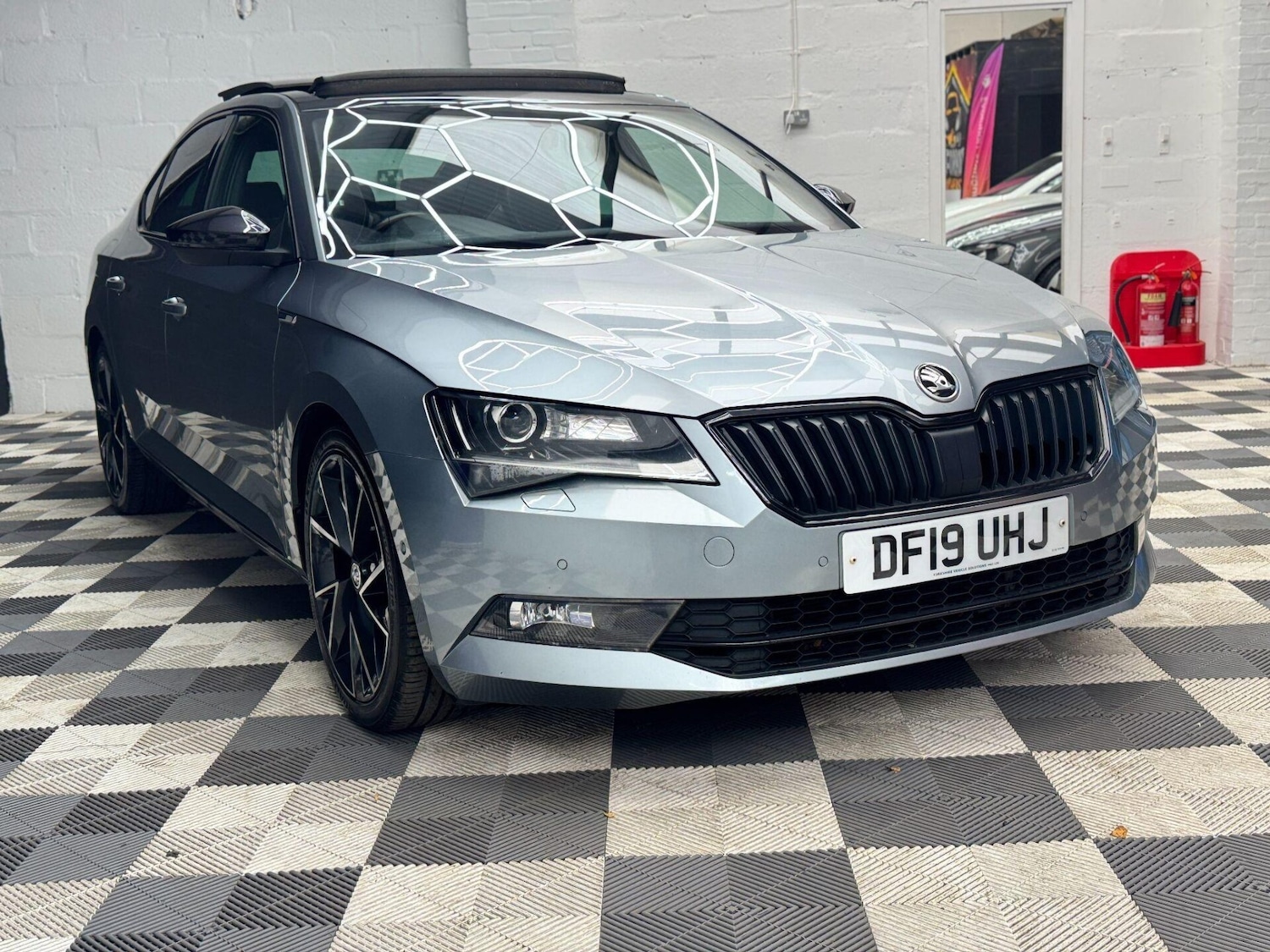 Used Skoda Superb 2019 for sale - 76919860: Photo 2