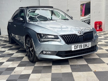Used Skoda Superb 2019 for sale - 76919860: Photo