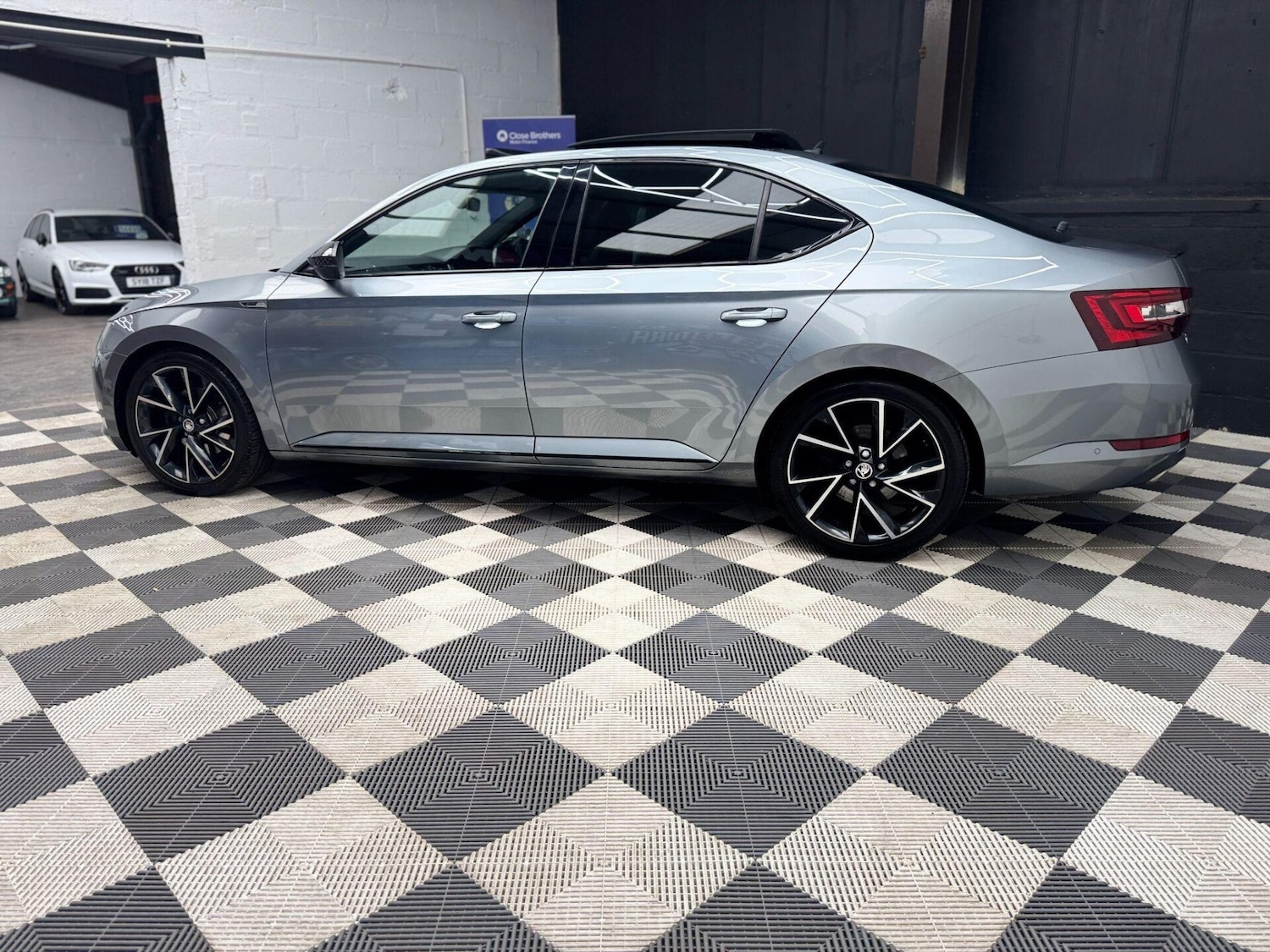 Used Skoda Superb 2019 for sale - 76919860: Photo 5